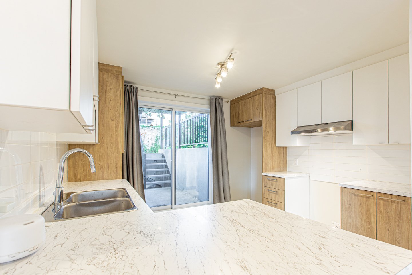 Photo - Kitchen