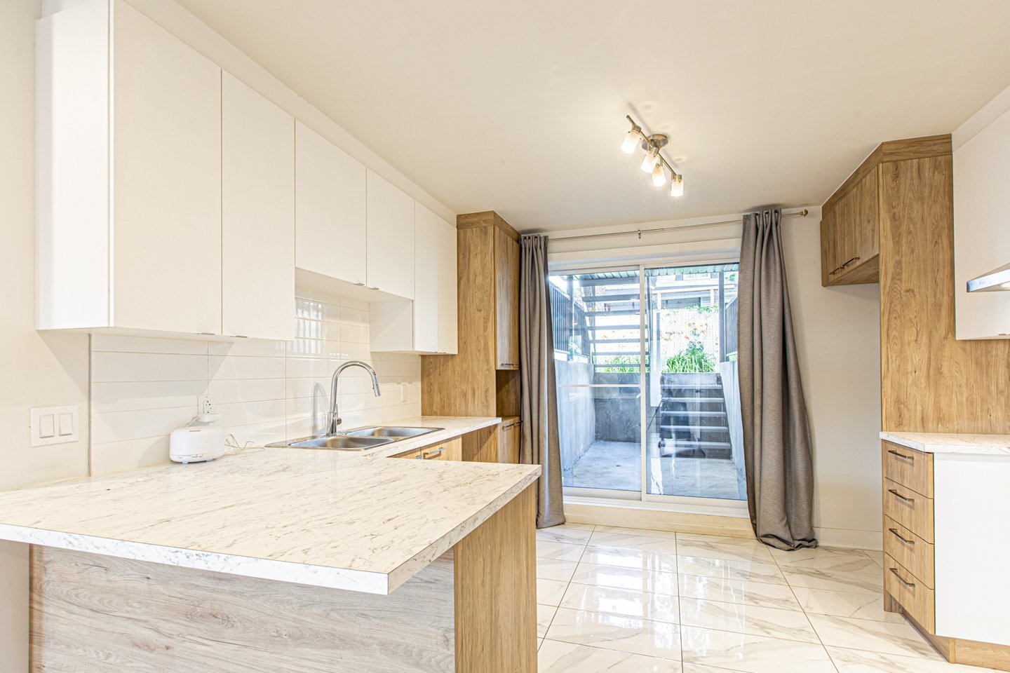 Photo - Kitchen