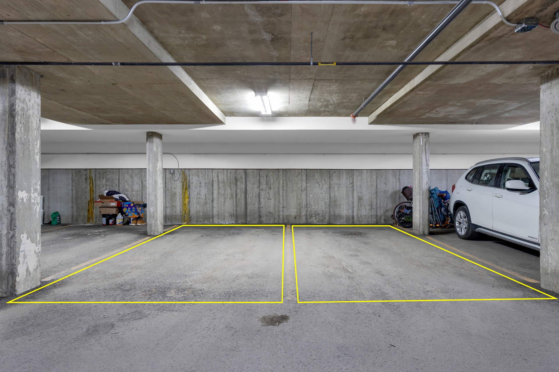 Photo - Garage