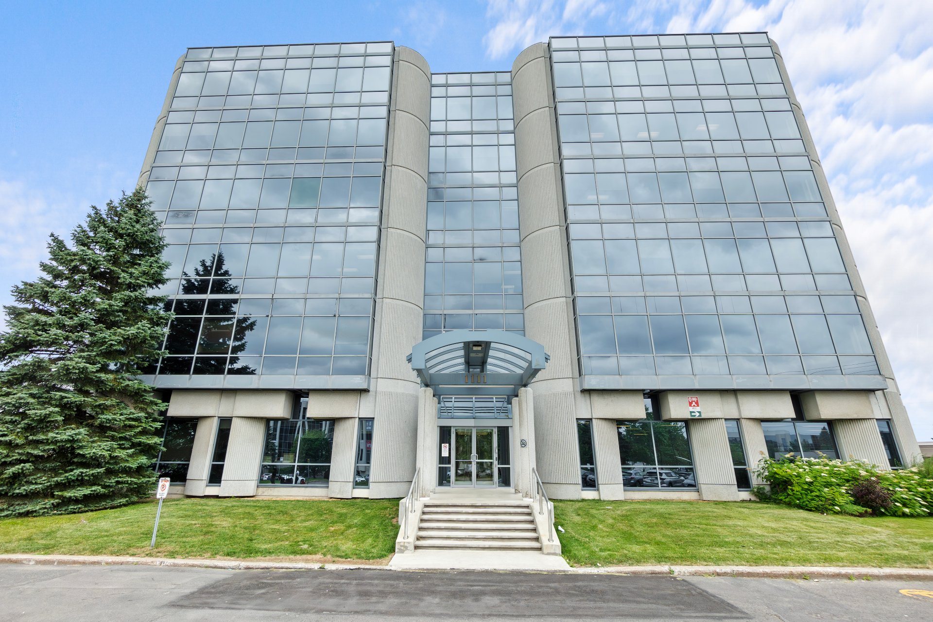 Photo - Façade