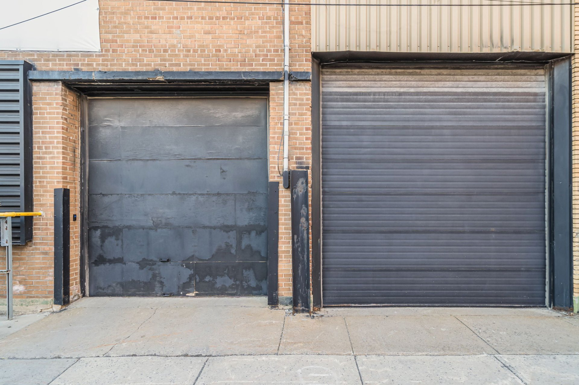 Photo - Shipping (door/dock)