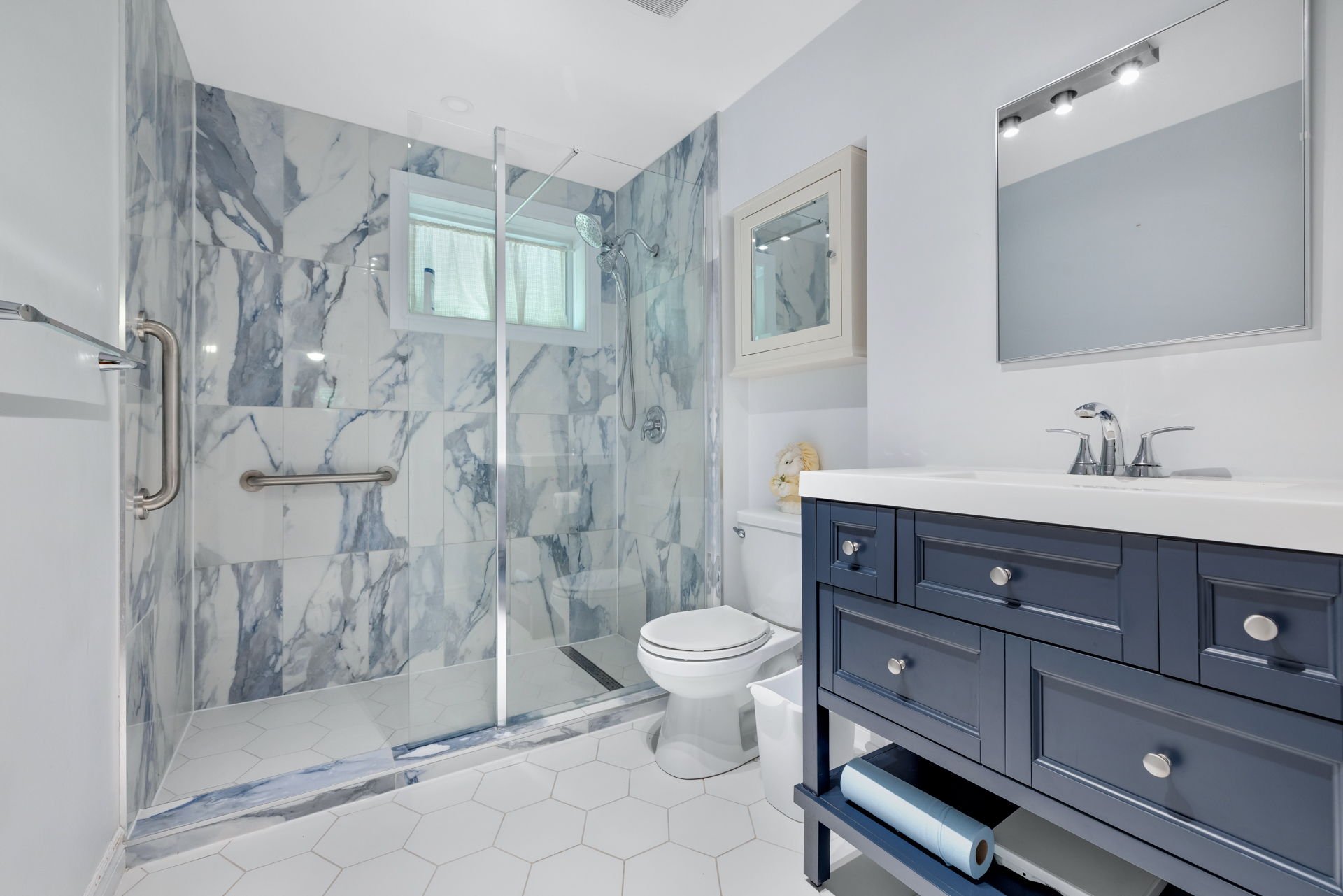Photo - Bathroom