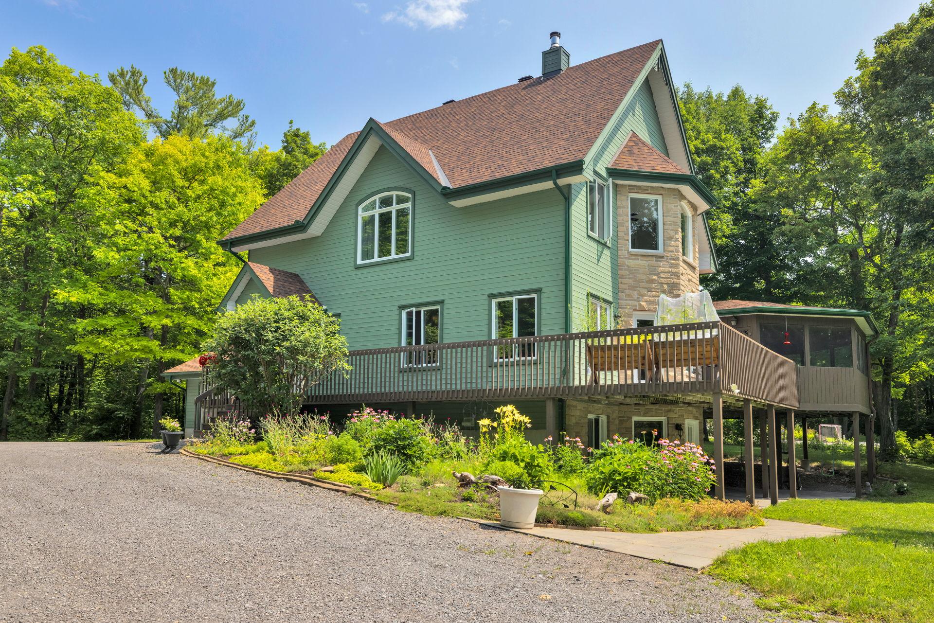 Photo - Exterior