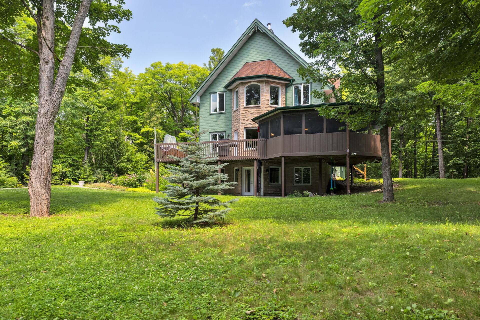 Photo - Exterior