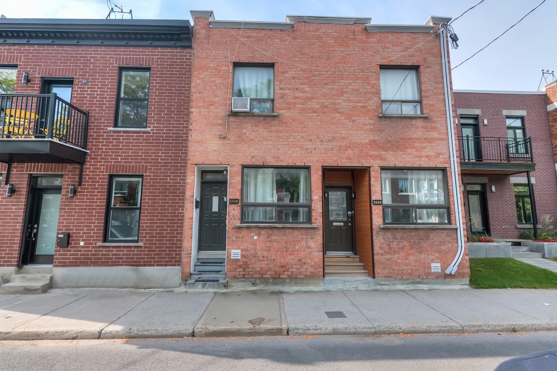 Photo - Frontage
