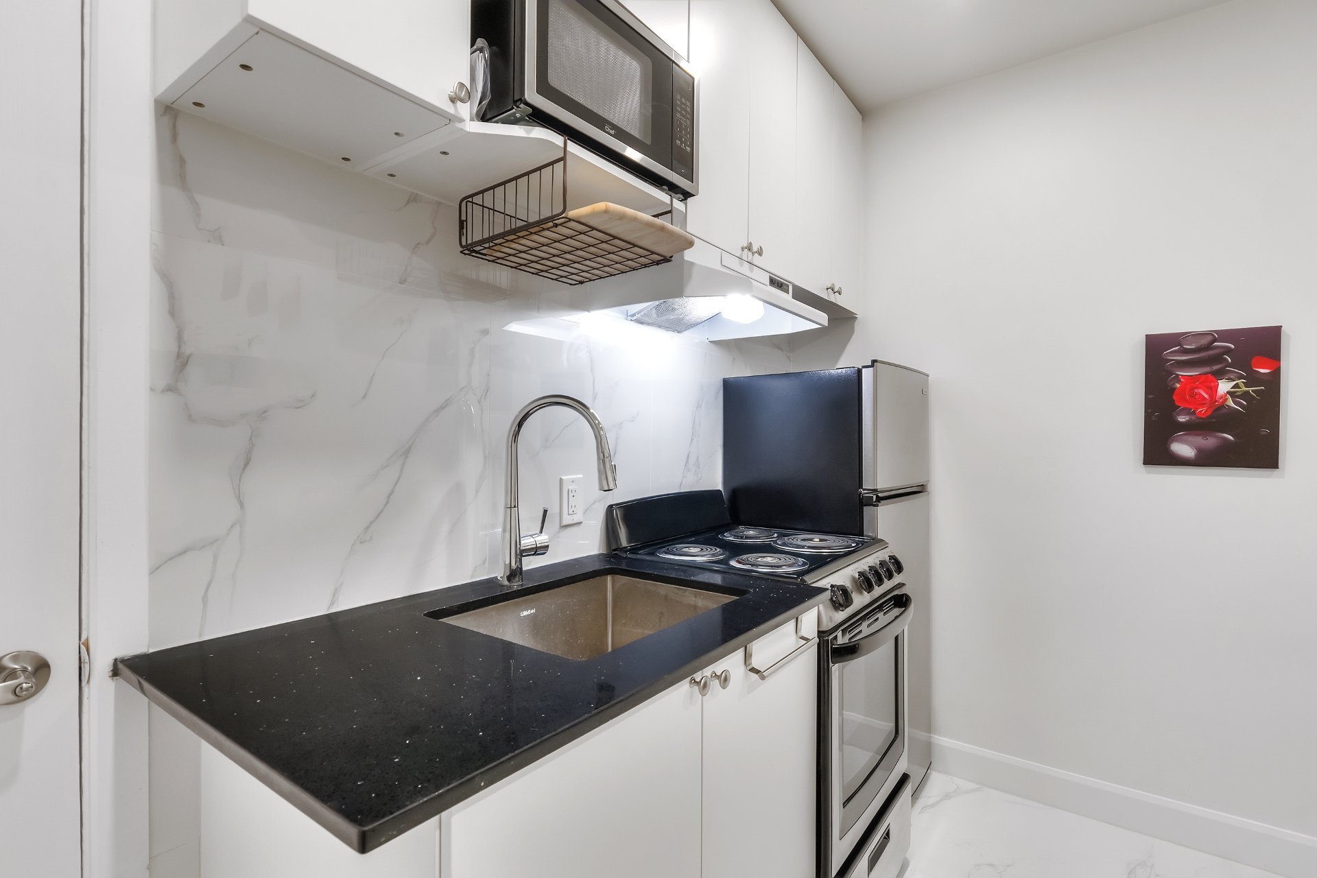 Photo - Kitchen