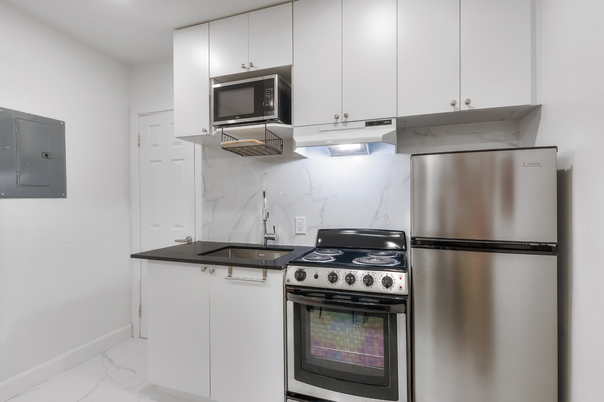 Photo - Kitchen