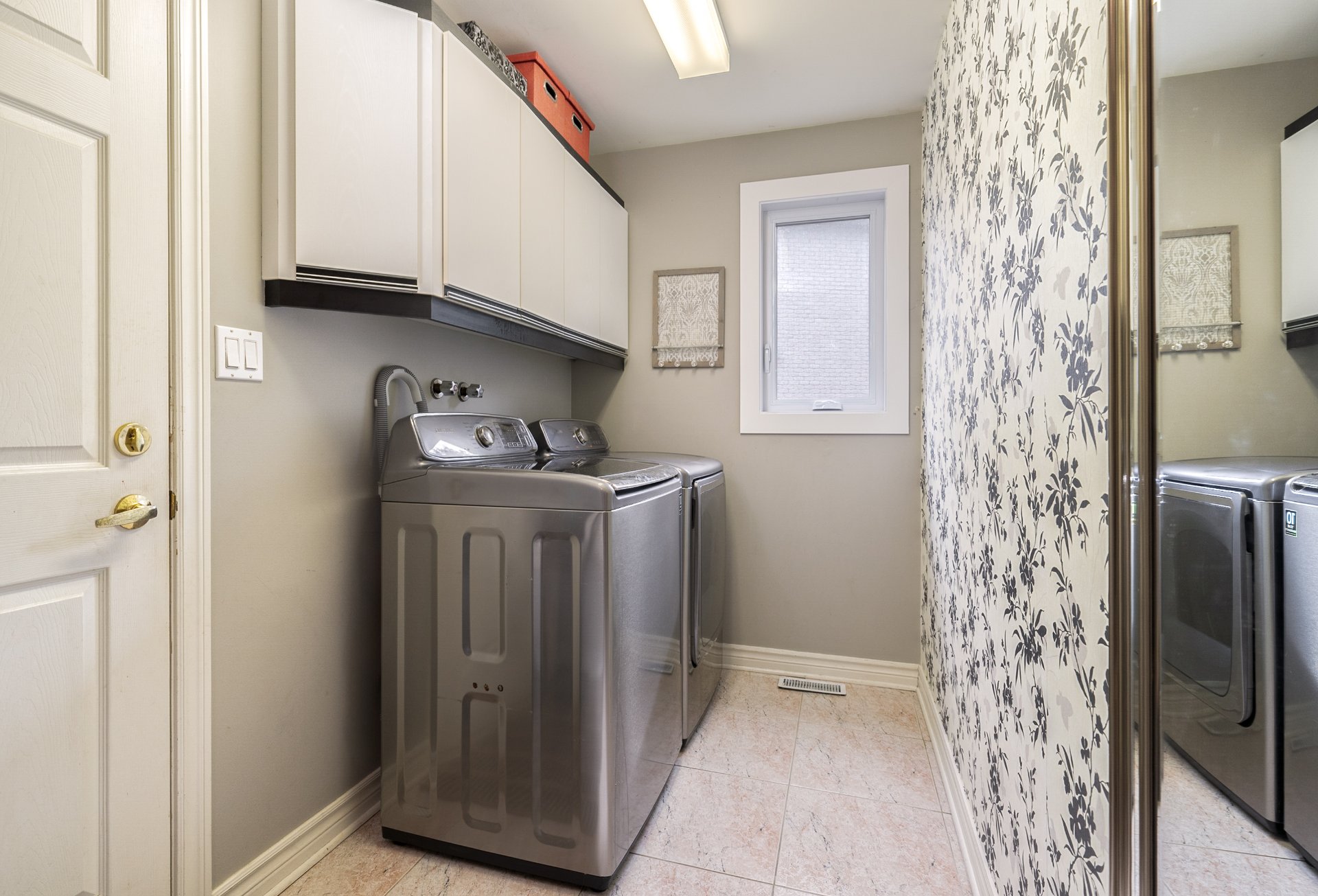 Photo - Laundry room