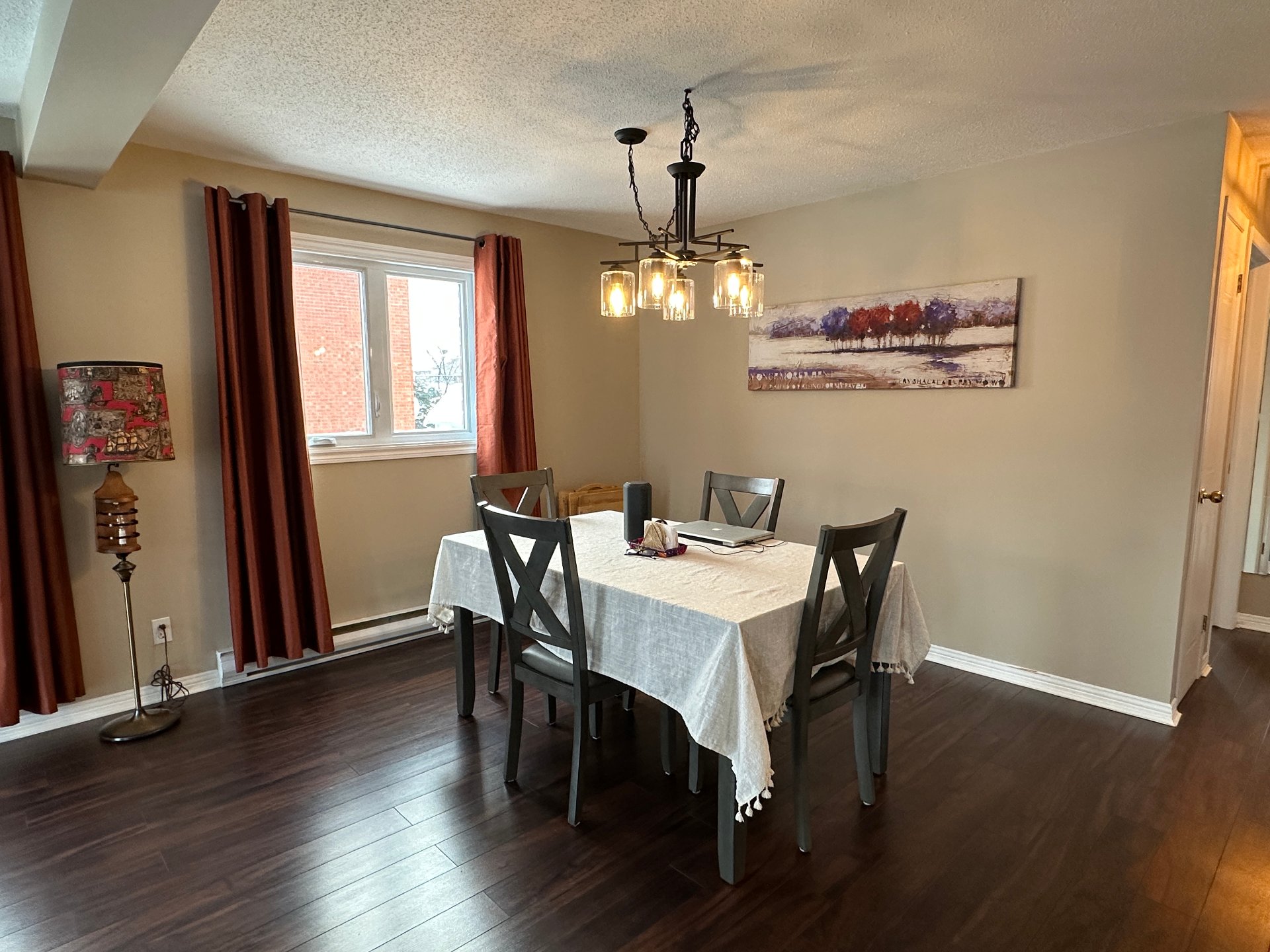 Photo - Salle à manger