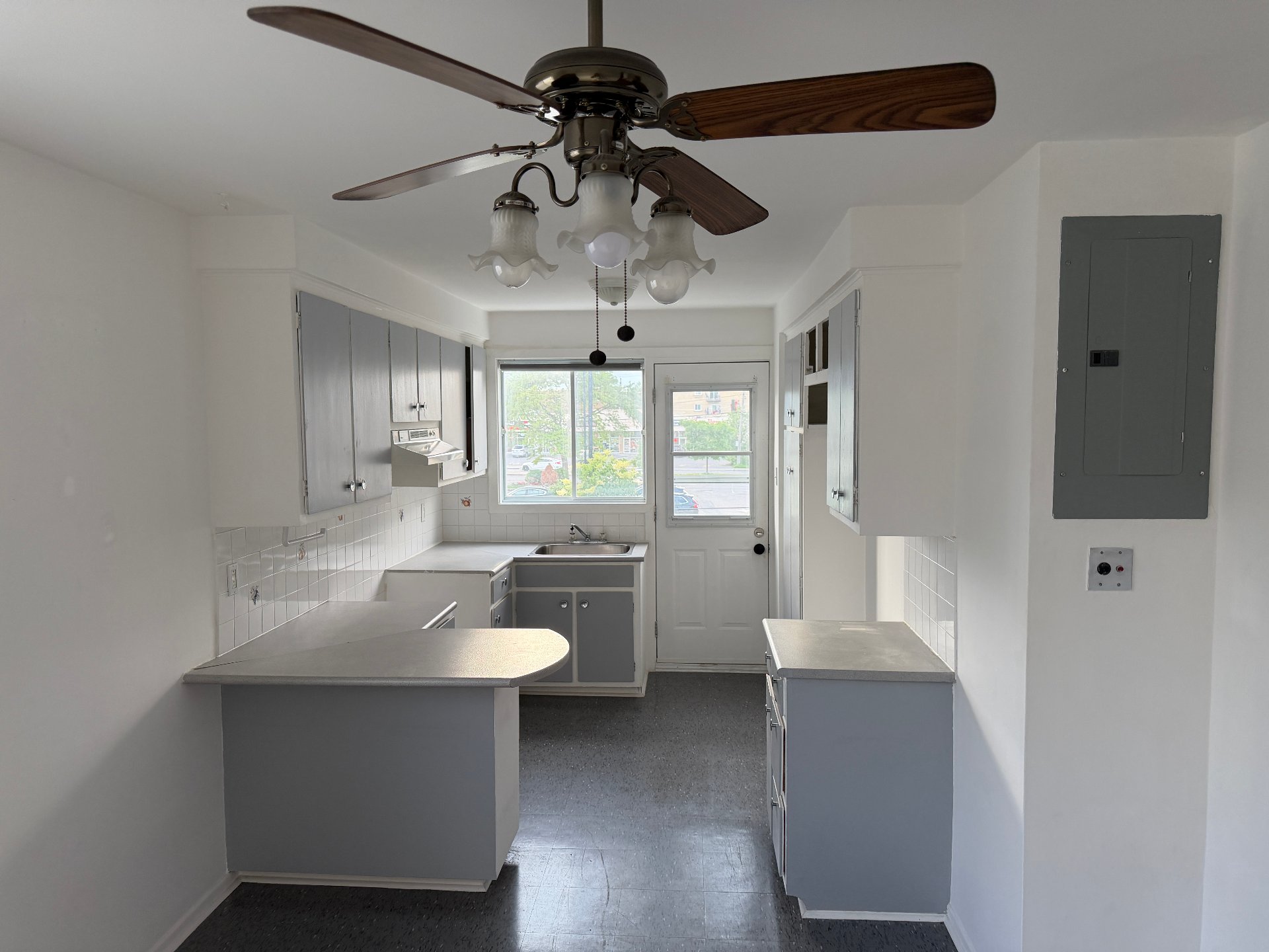 Photo - Kitchen