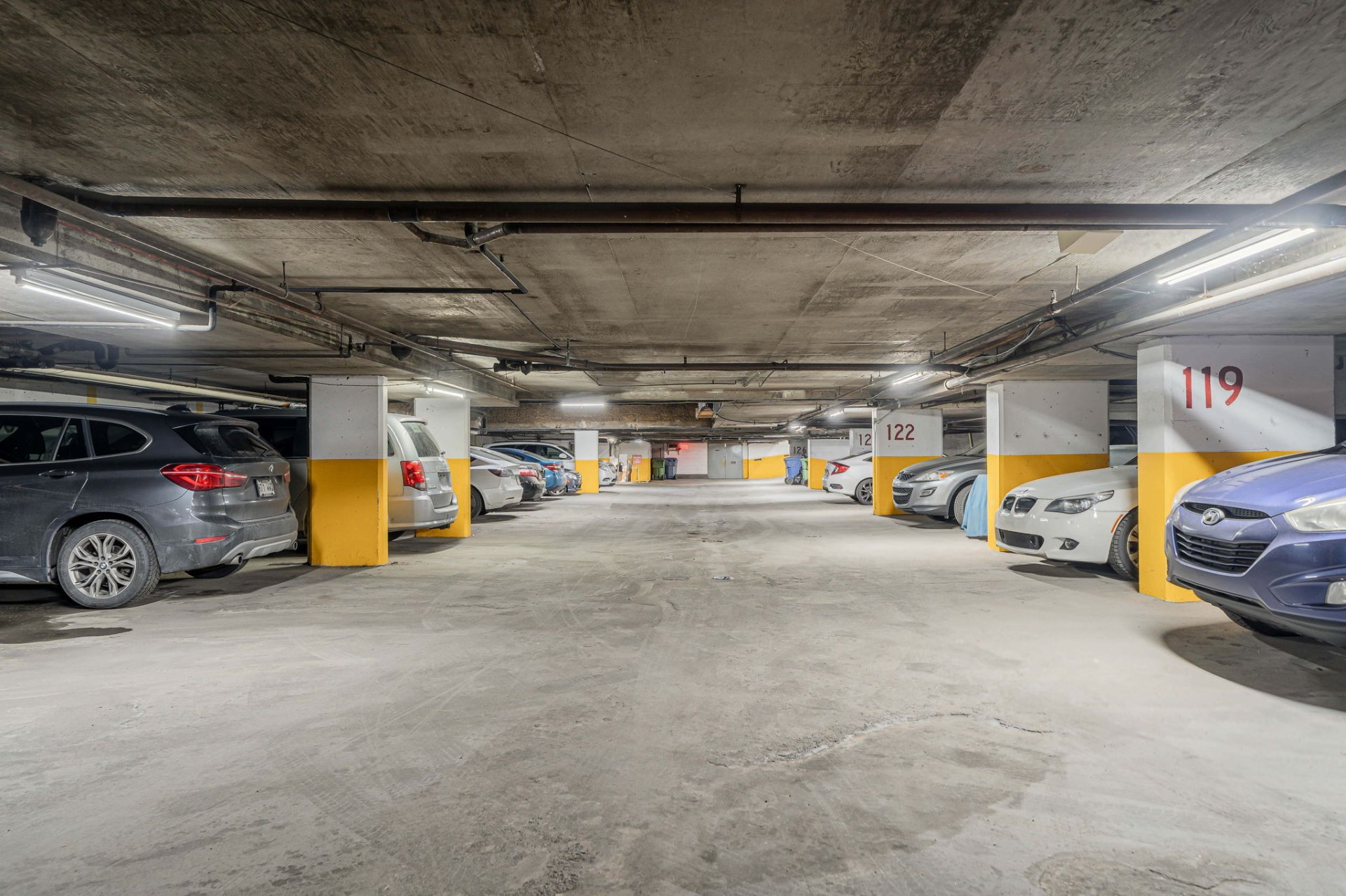 Photo - Stationnement