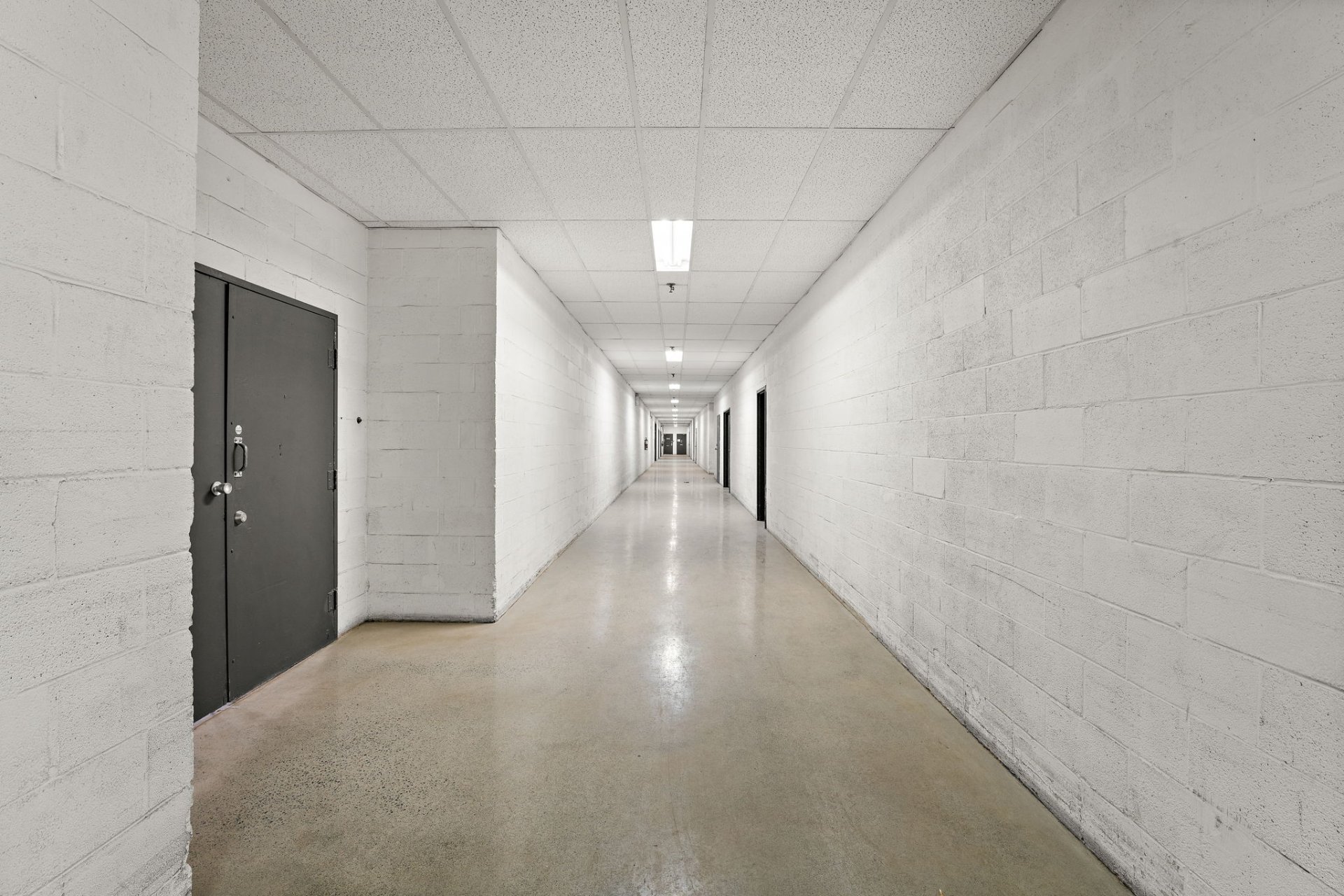 Photo - Hallway