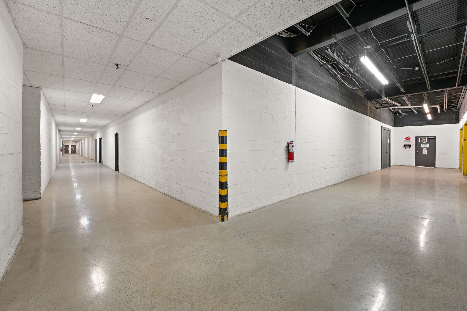 Photo - Hallway