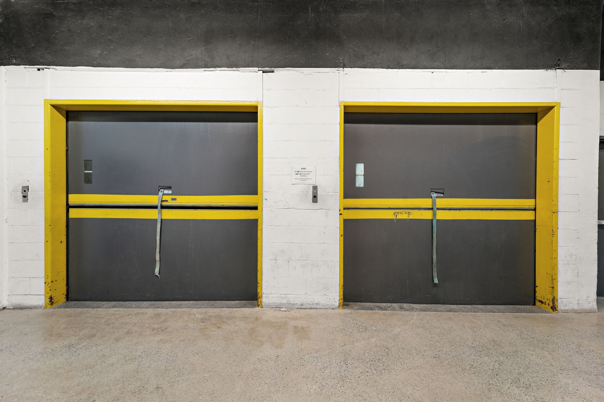 Photo - Shipping (door/dock)