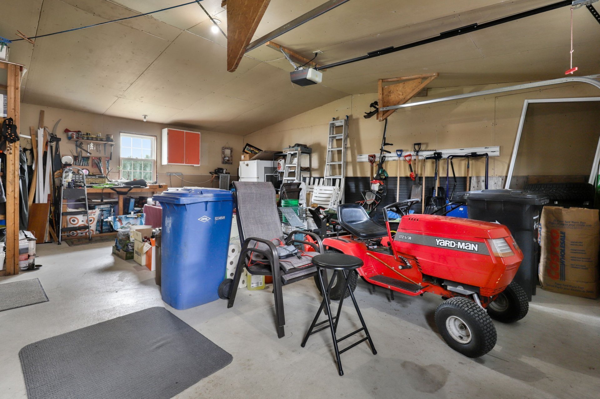 Photo - Garage