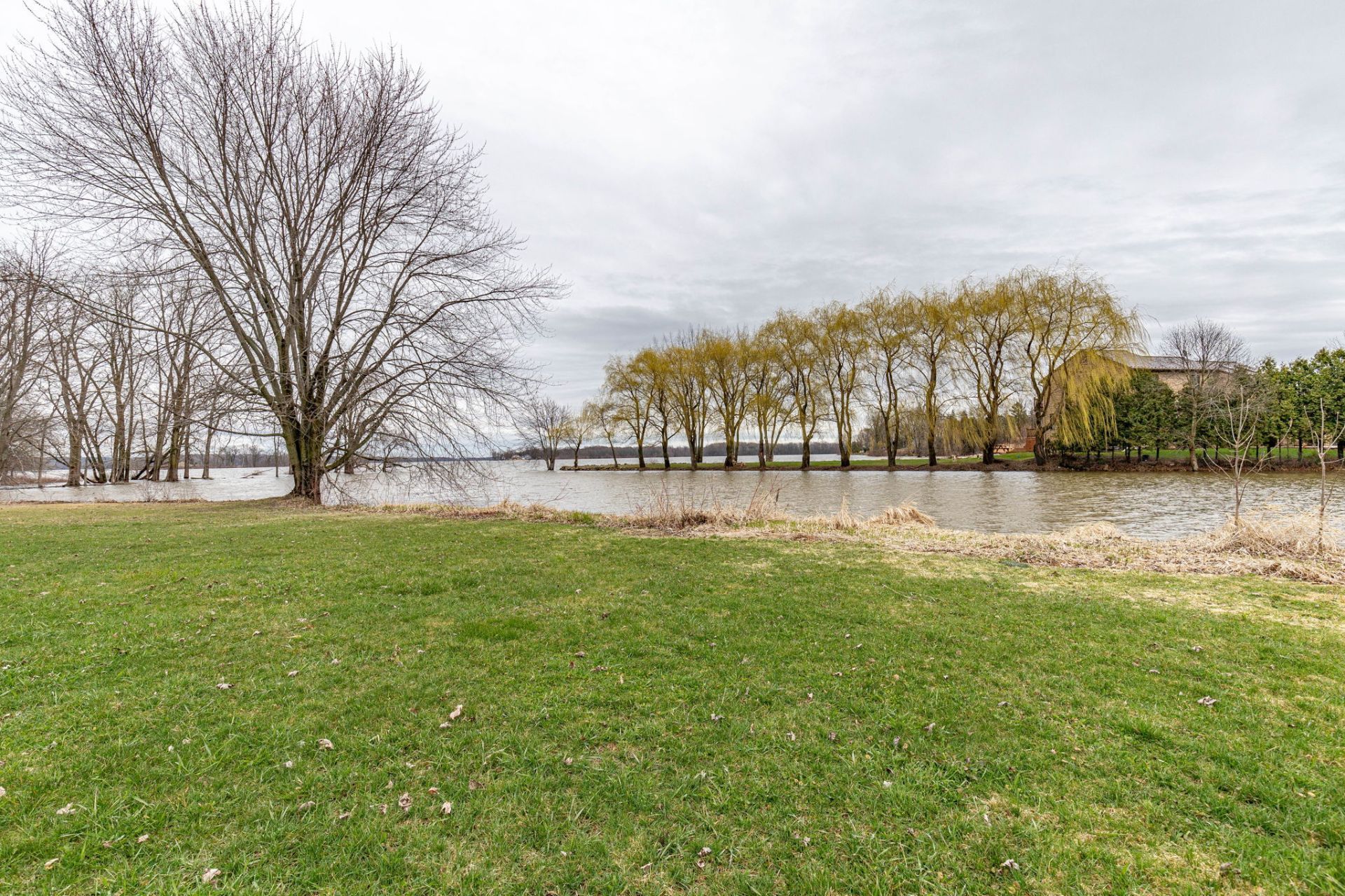 Photo - Vue sur l'eau