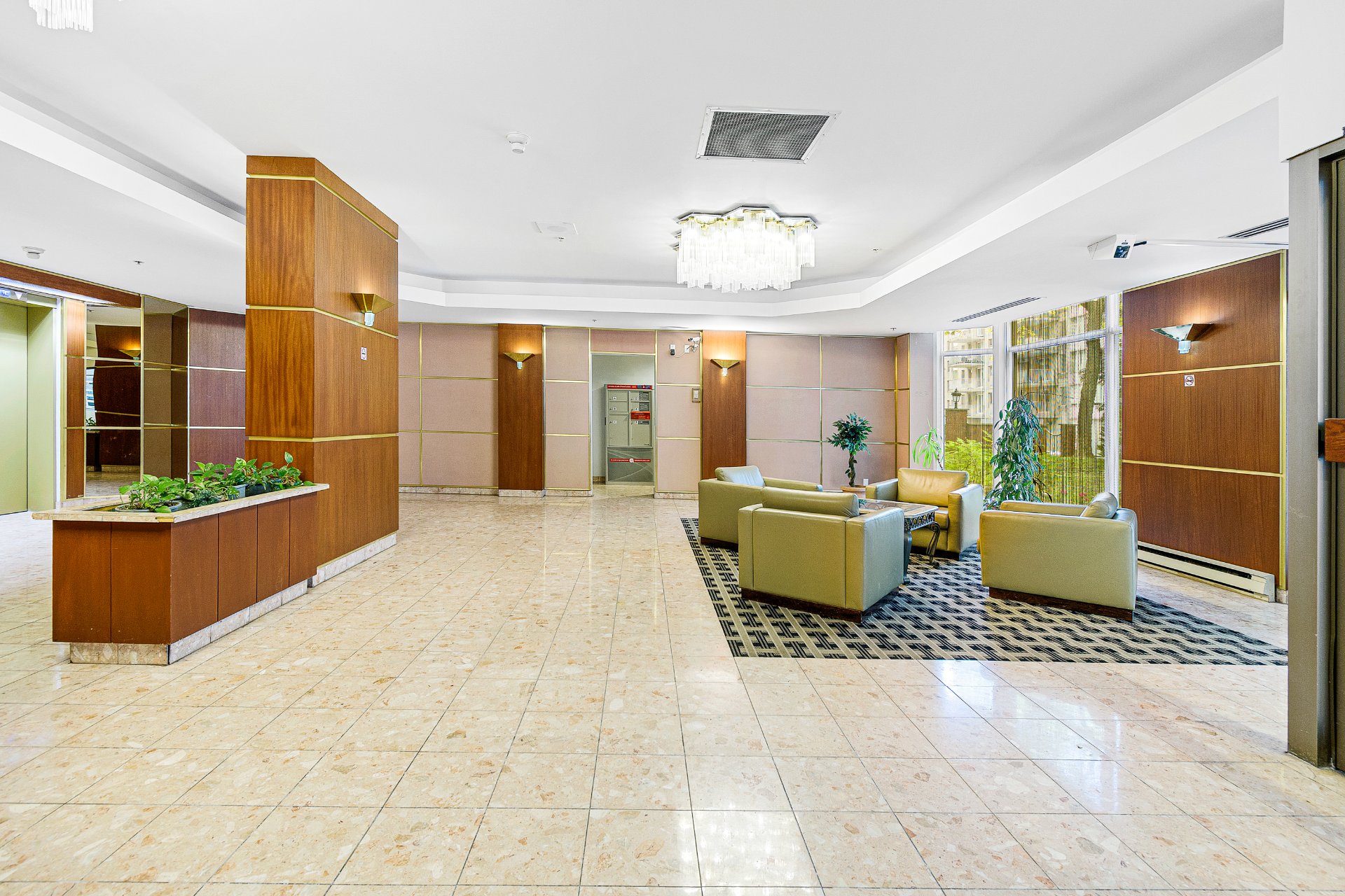 Photo - Interior