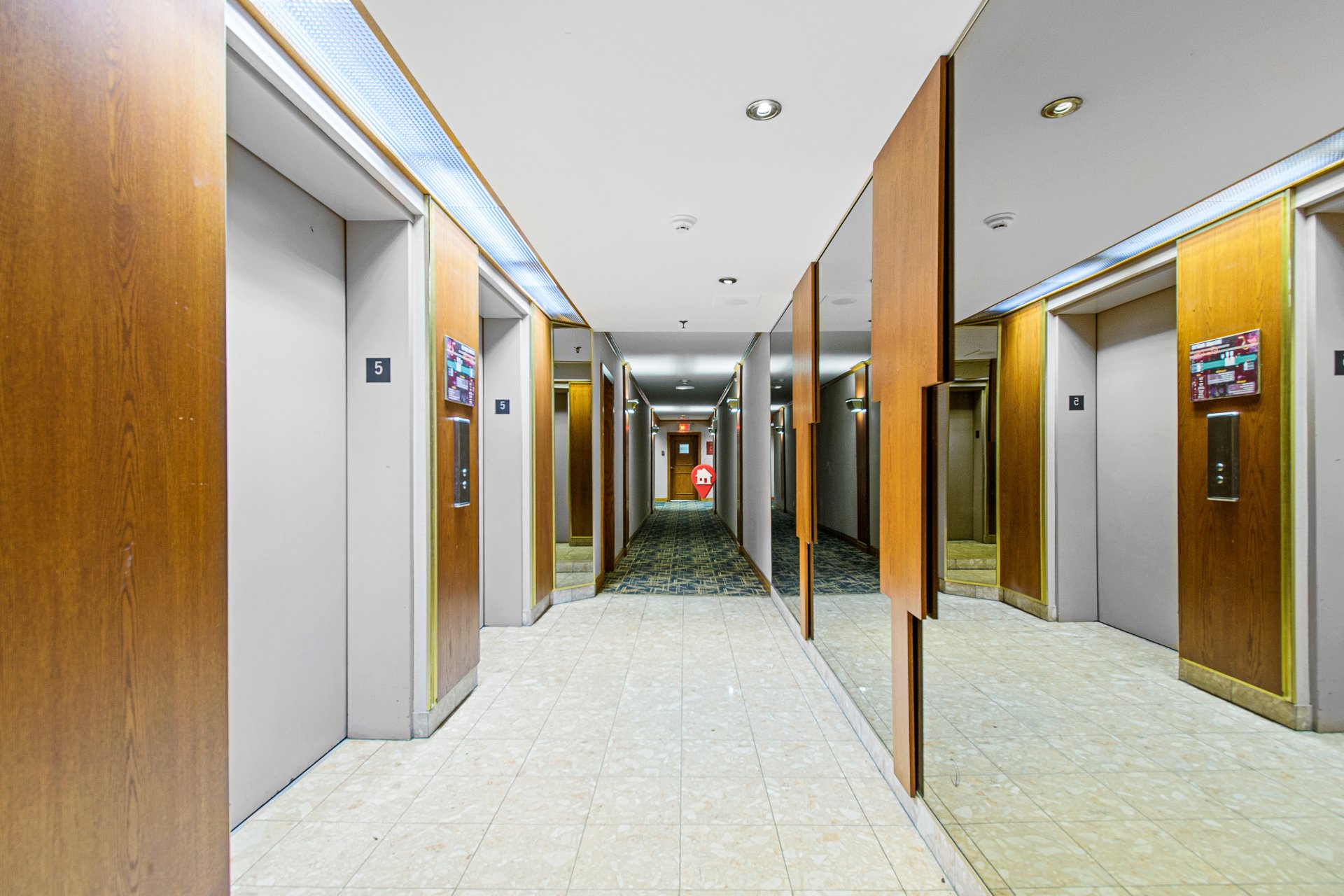 Photo - Elevator