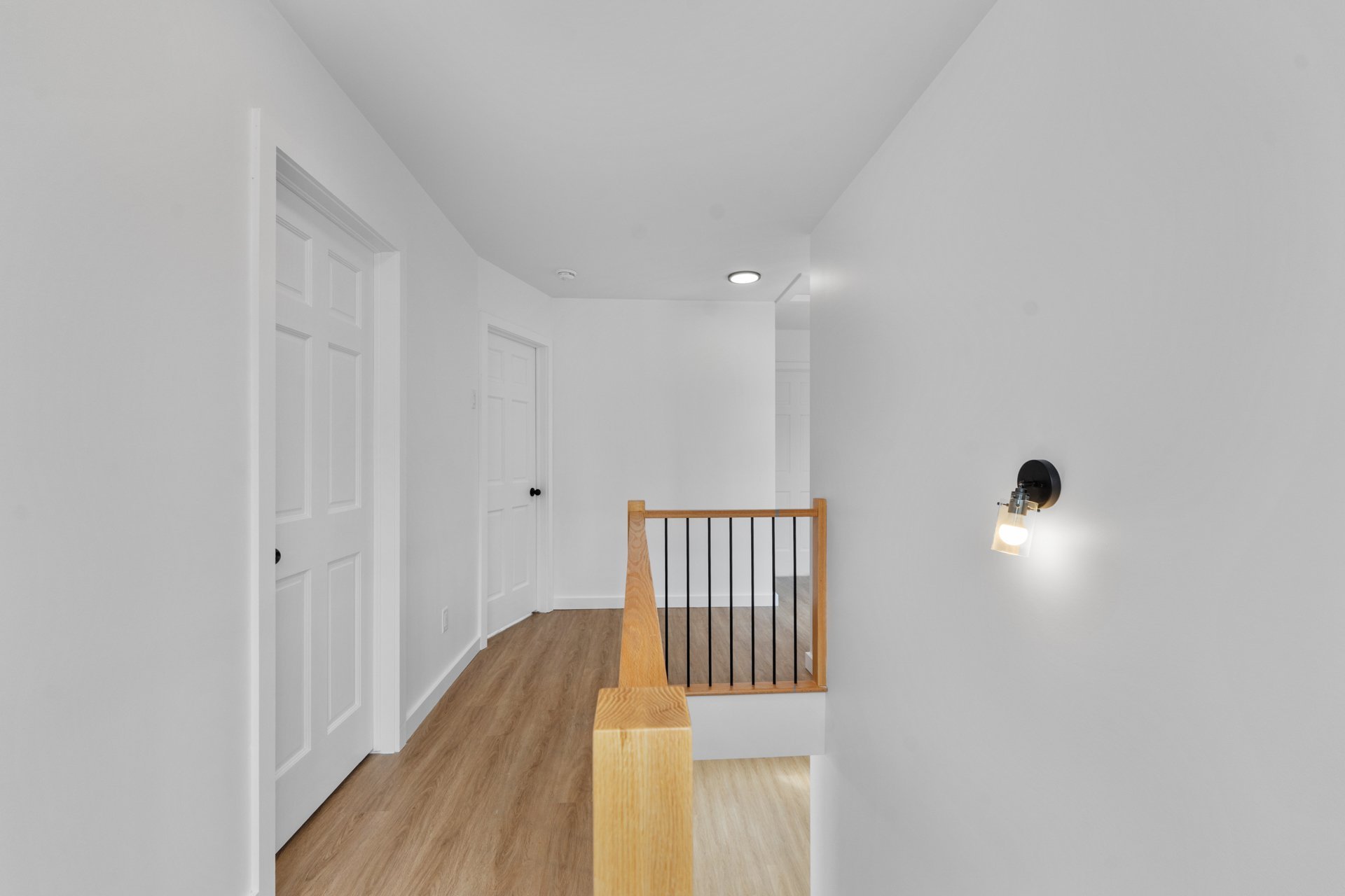 Photo - PASAGEWAY