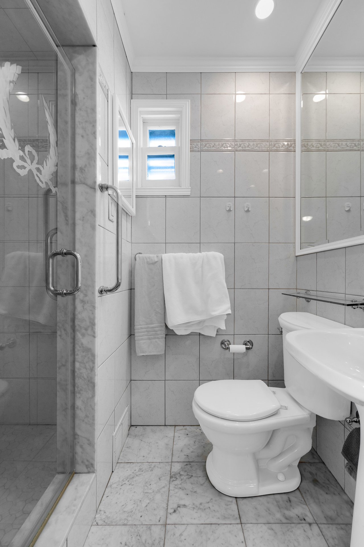 Photo - Salle de bains attenante à la CCP
