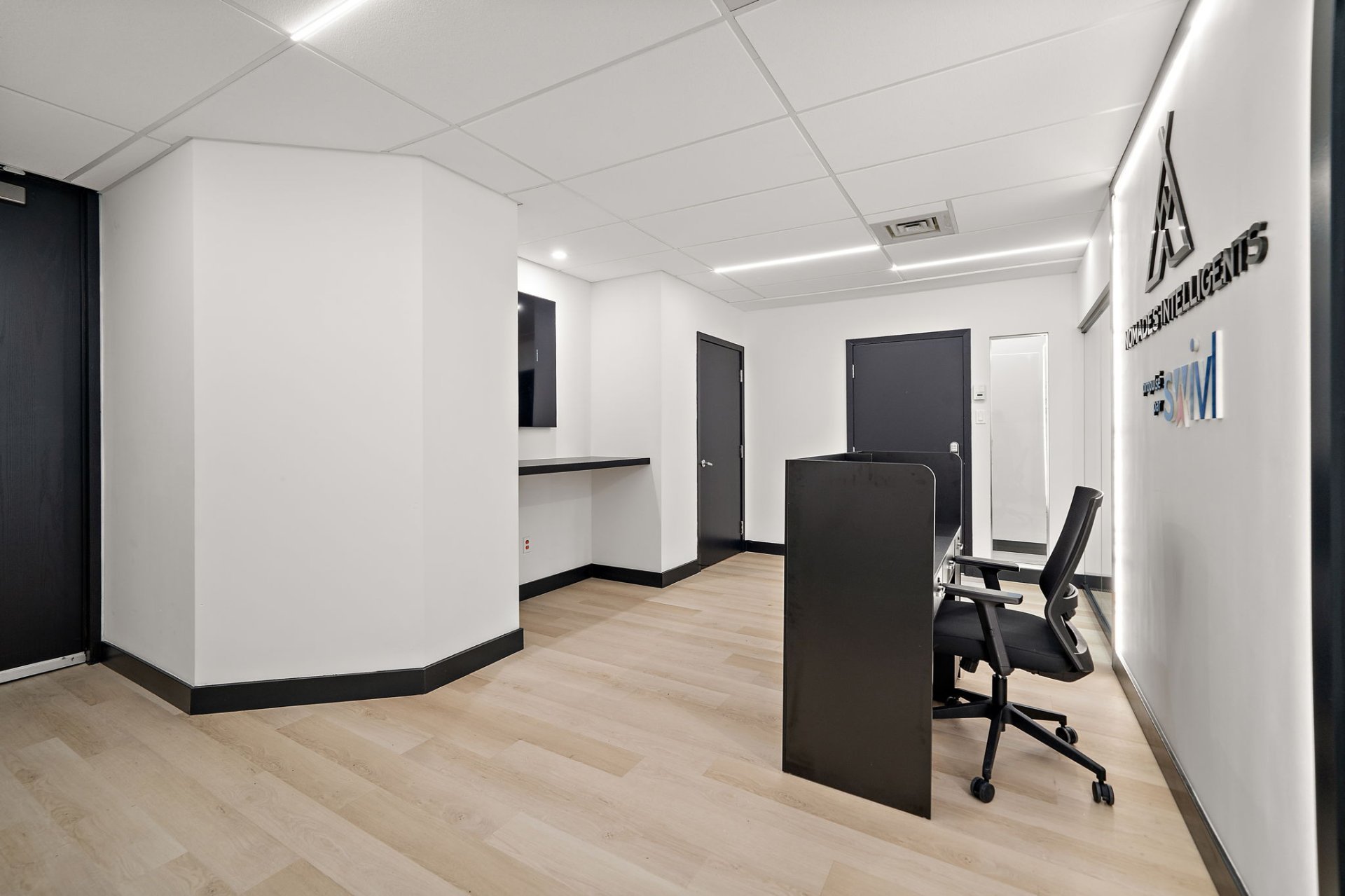Photo - Reception Area