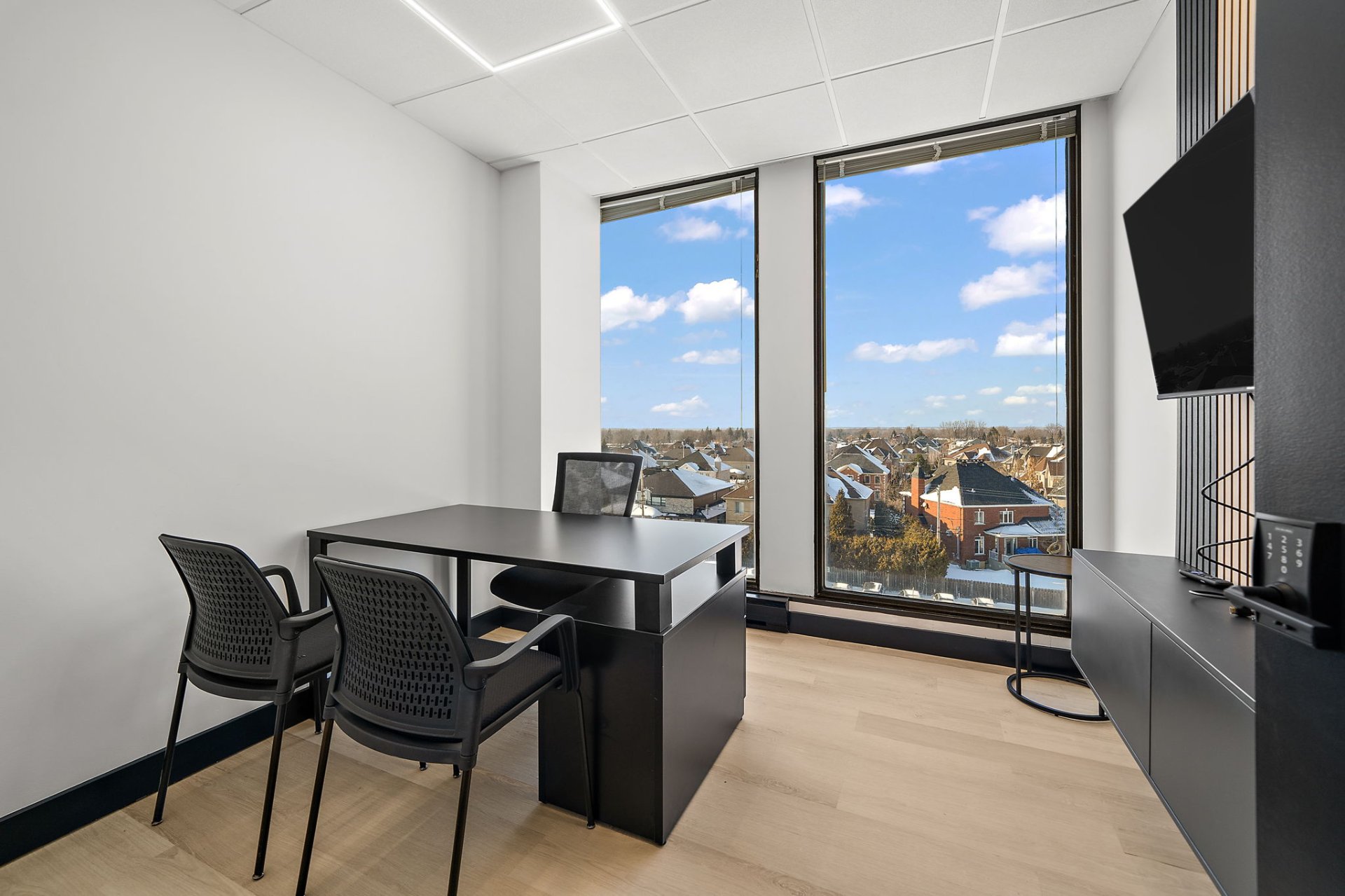 Photo - Office