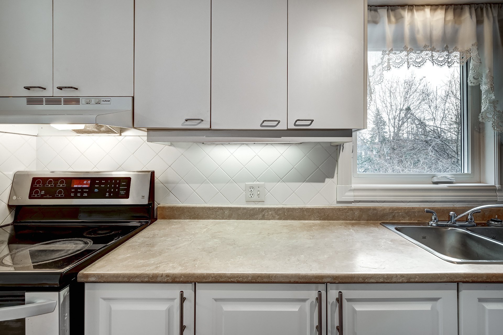 Photo - Kitchen
