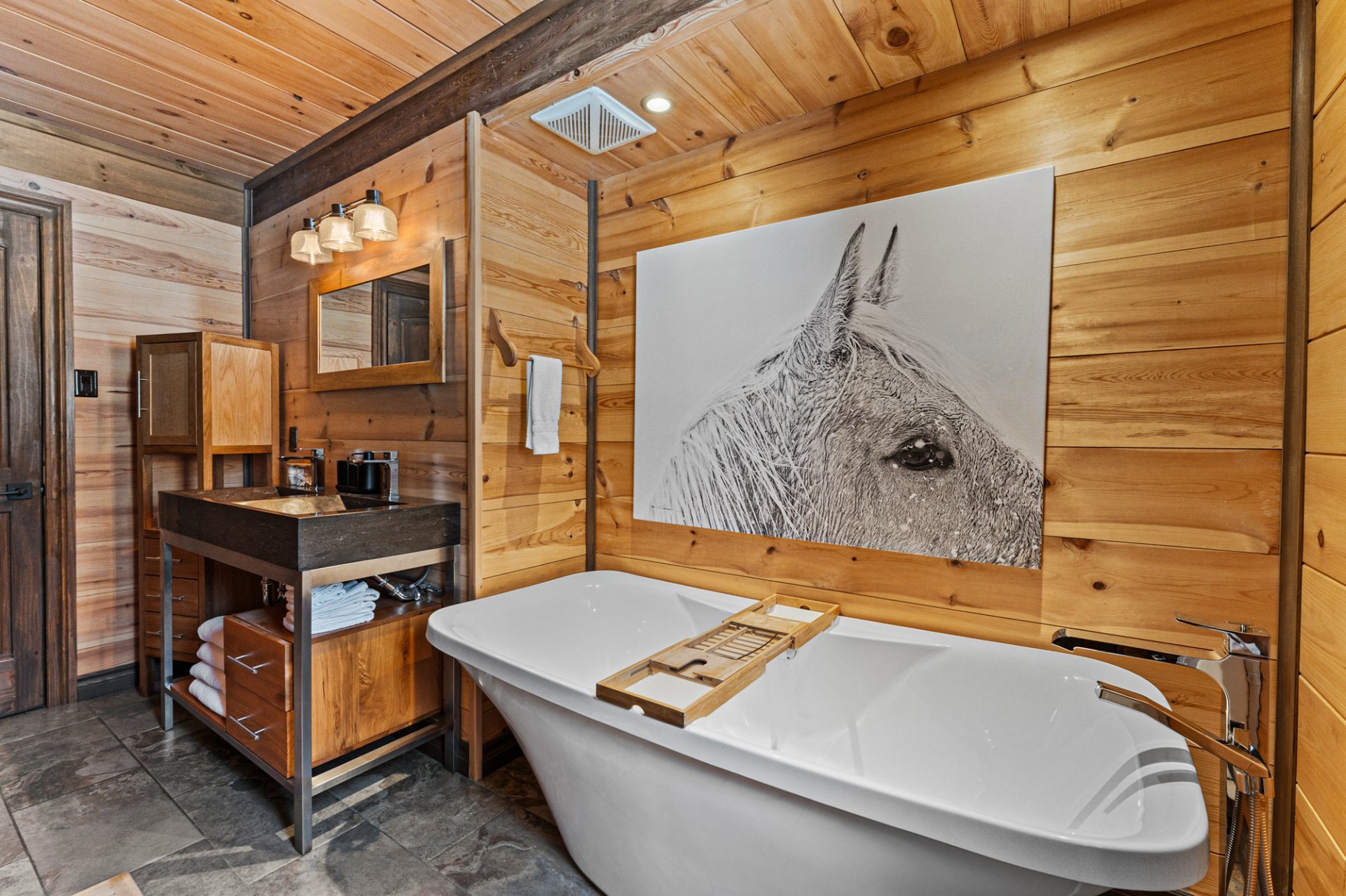 Photo - Ensuite bathroom