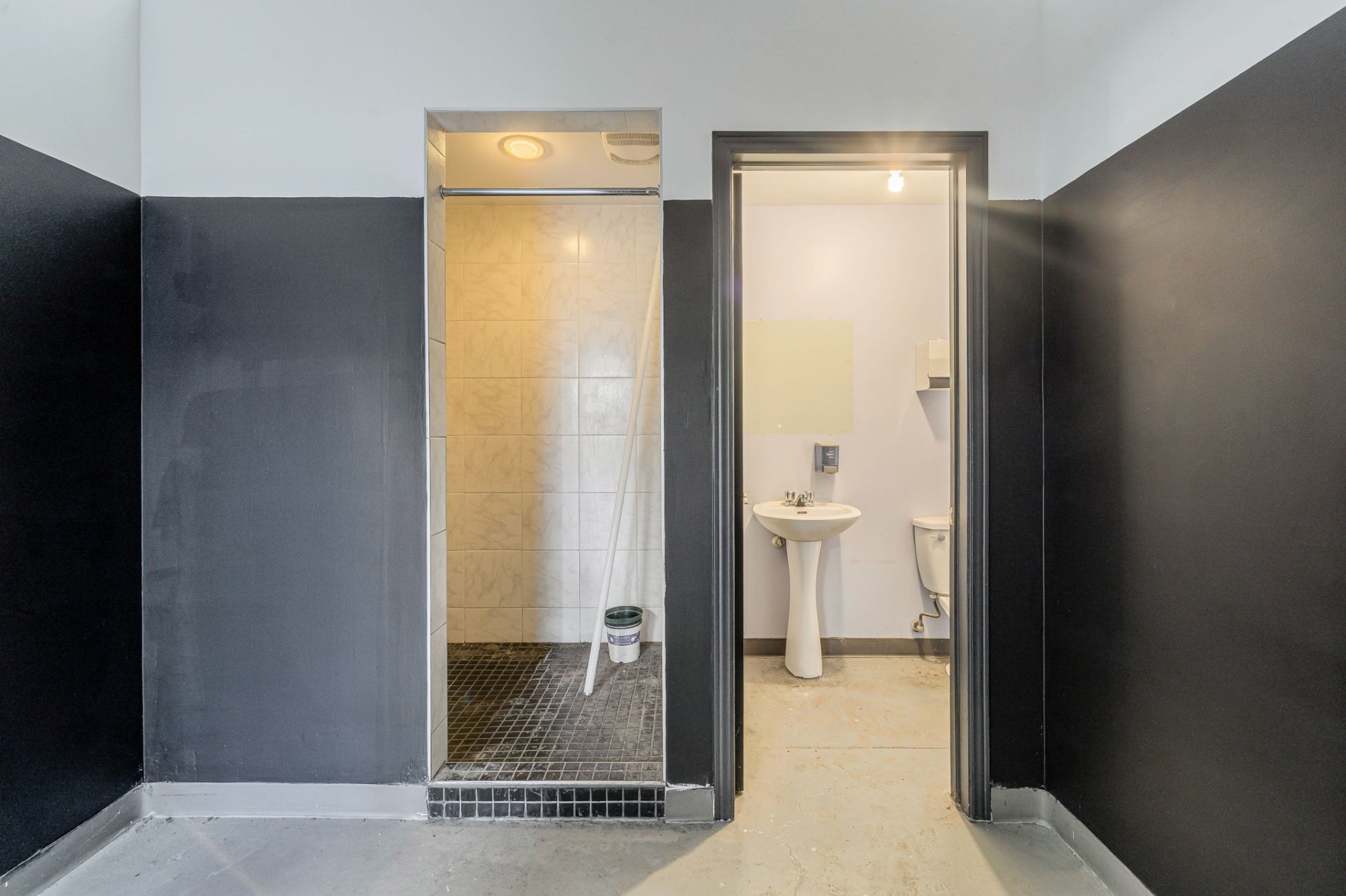 Photo - Bathroom