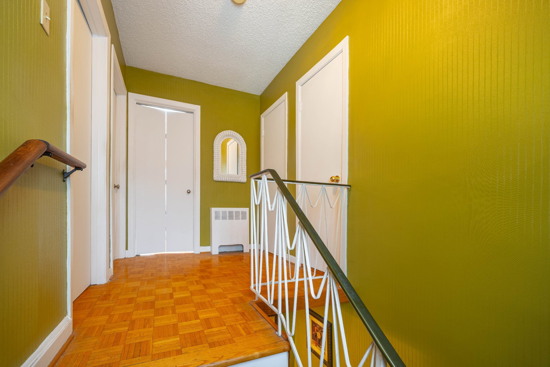 Photo - PASAGEWAY
