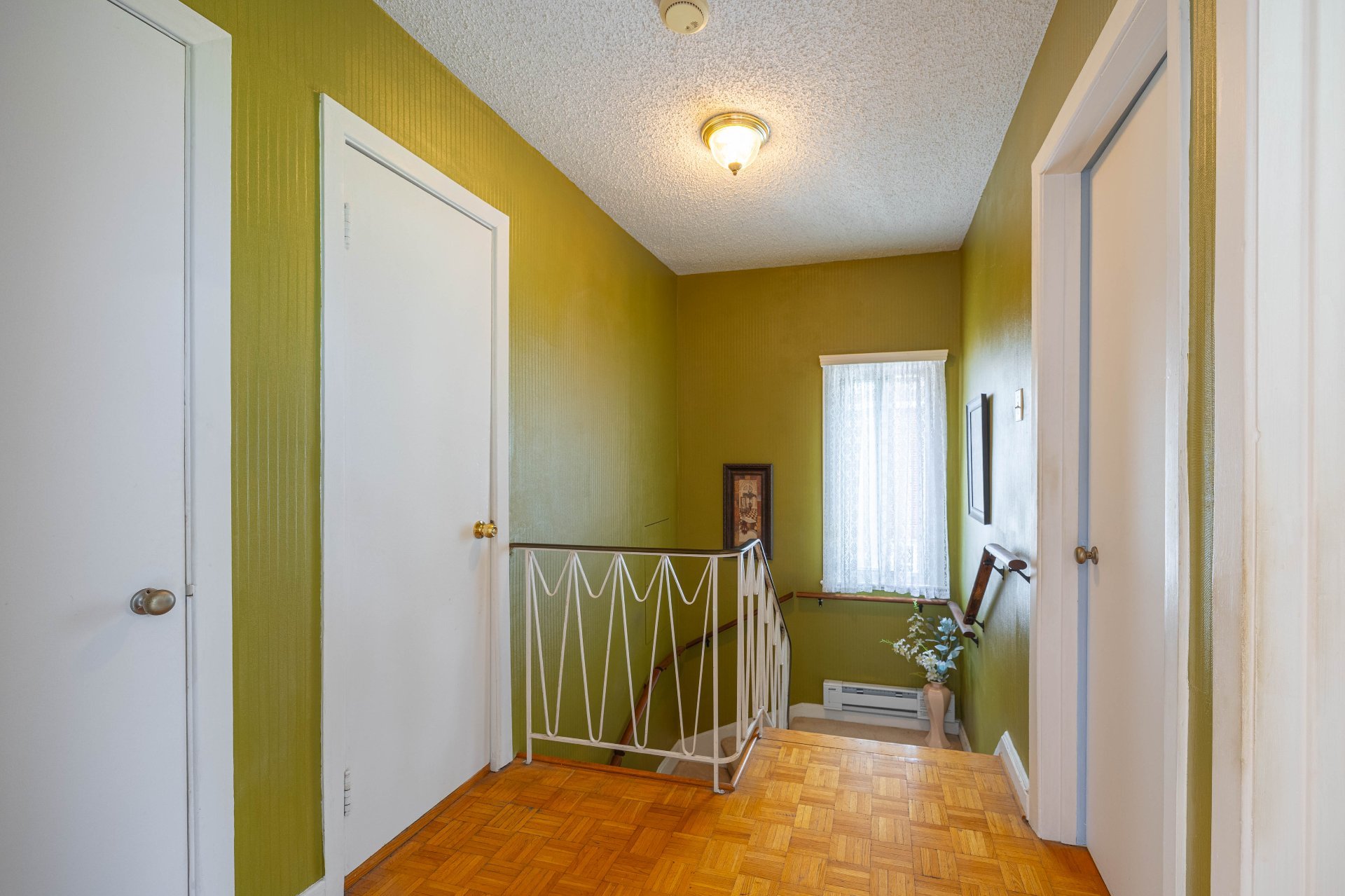 Photo - PASAGEWAY