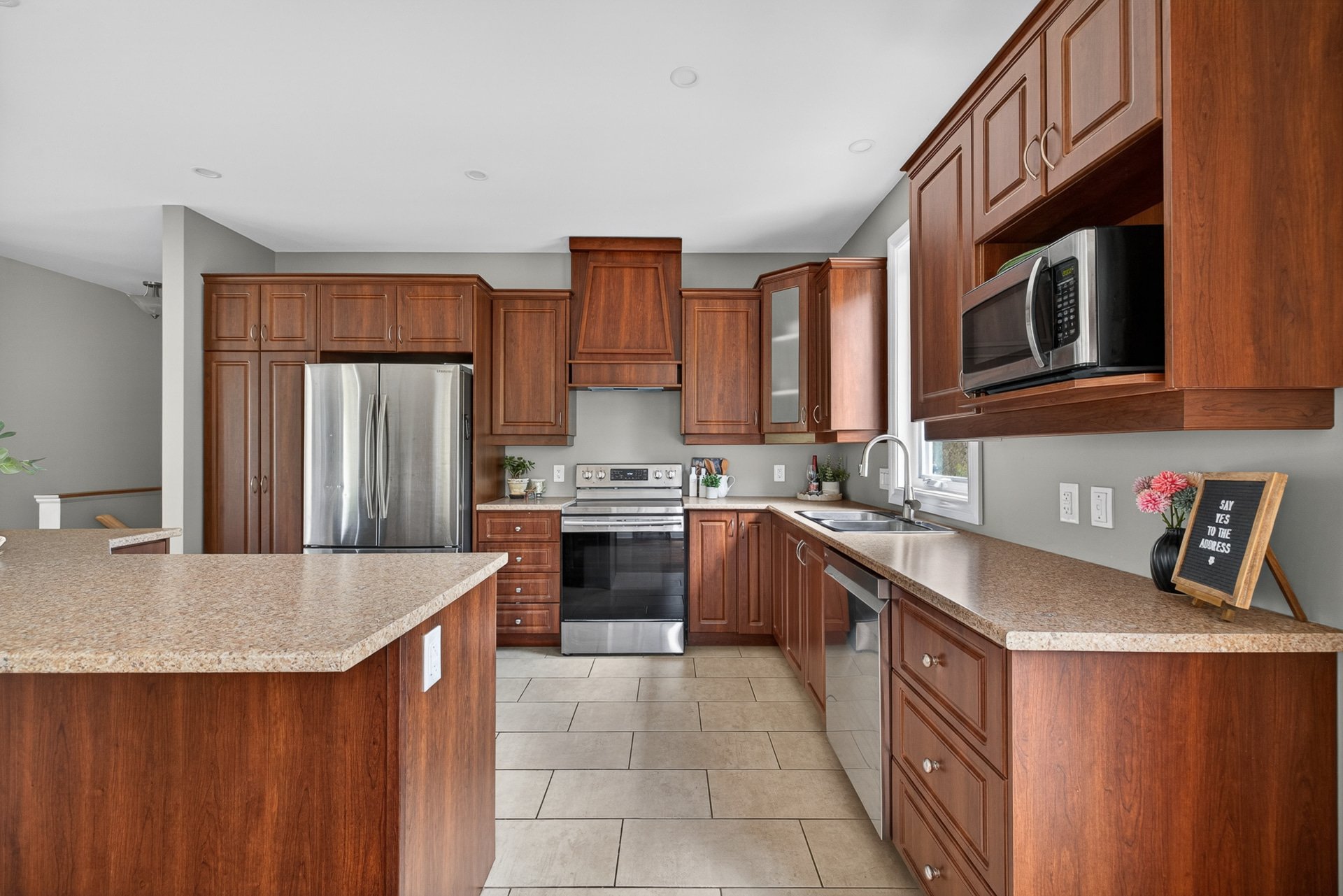 Photo - Kitchen