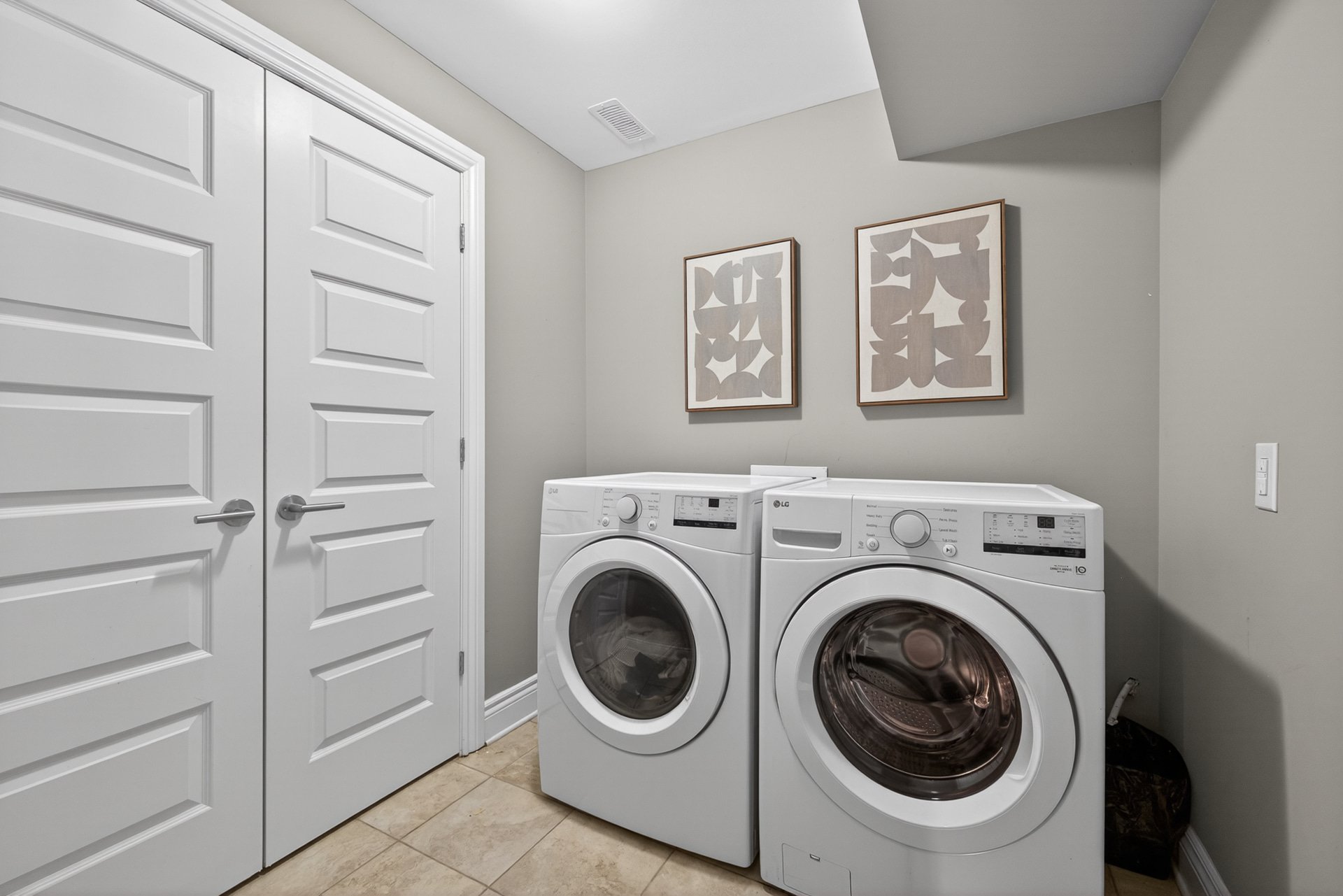 Photo - Laundry room