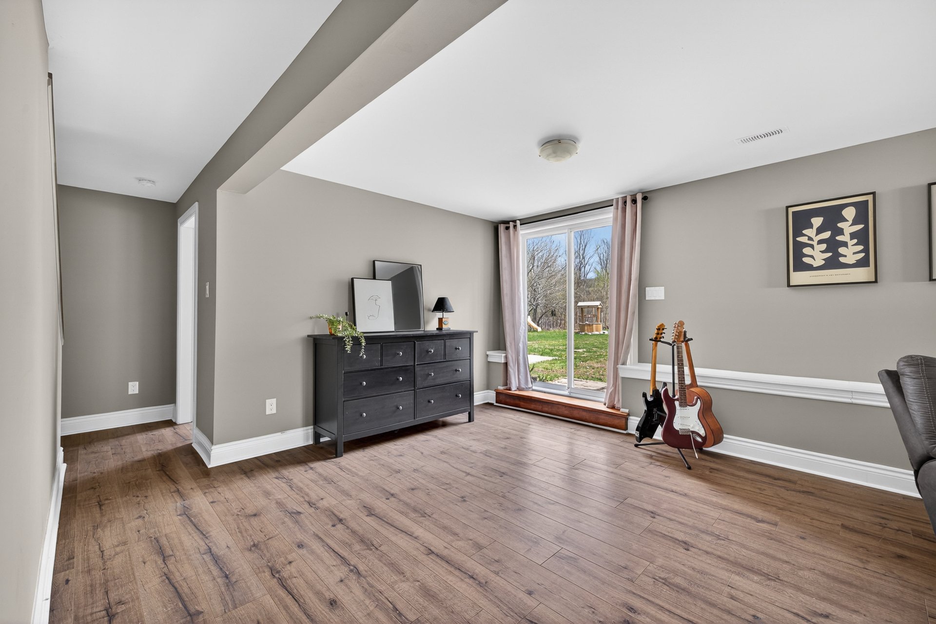 Photo - Basement
