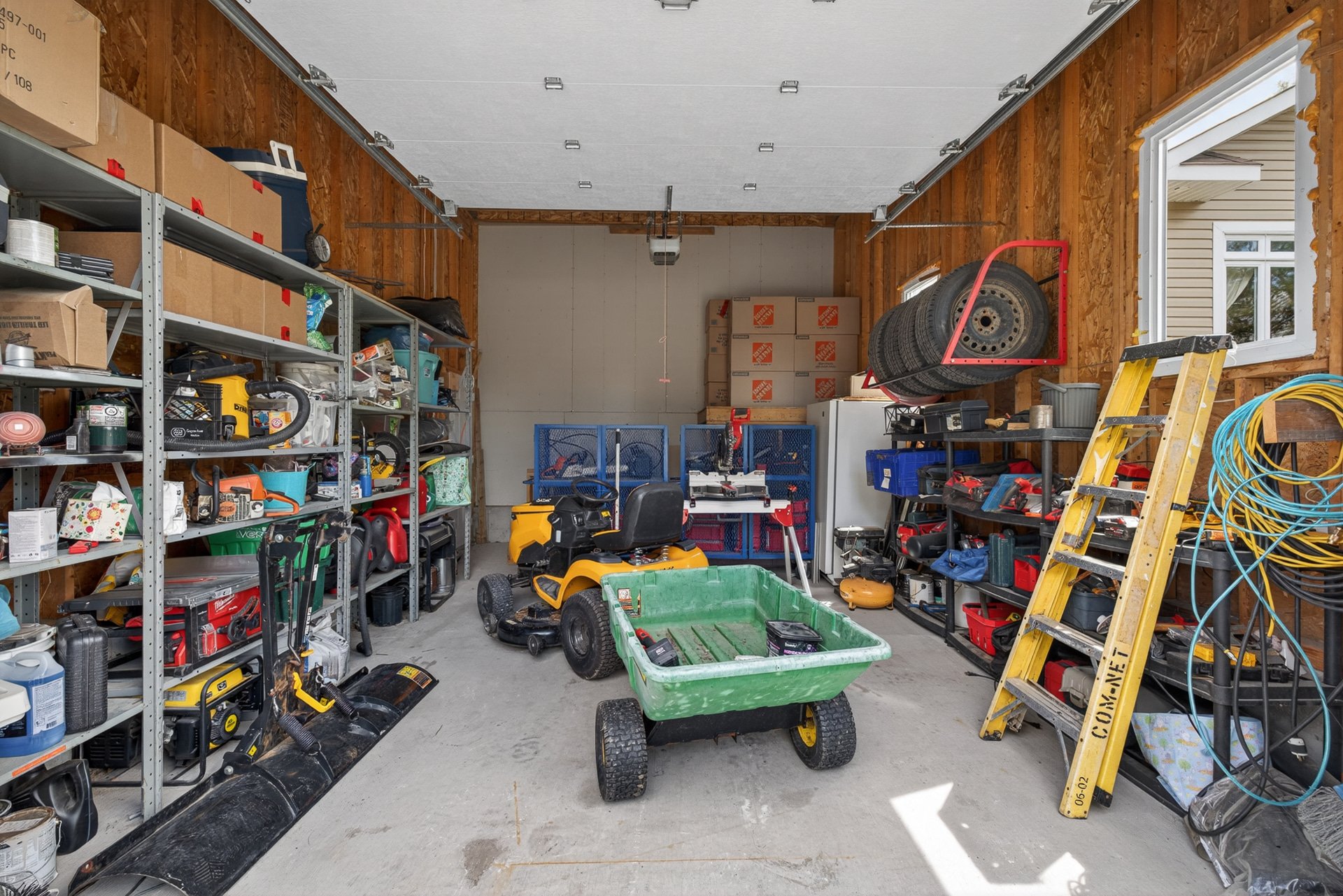 Photo - Garage