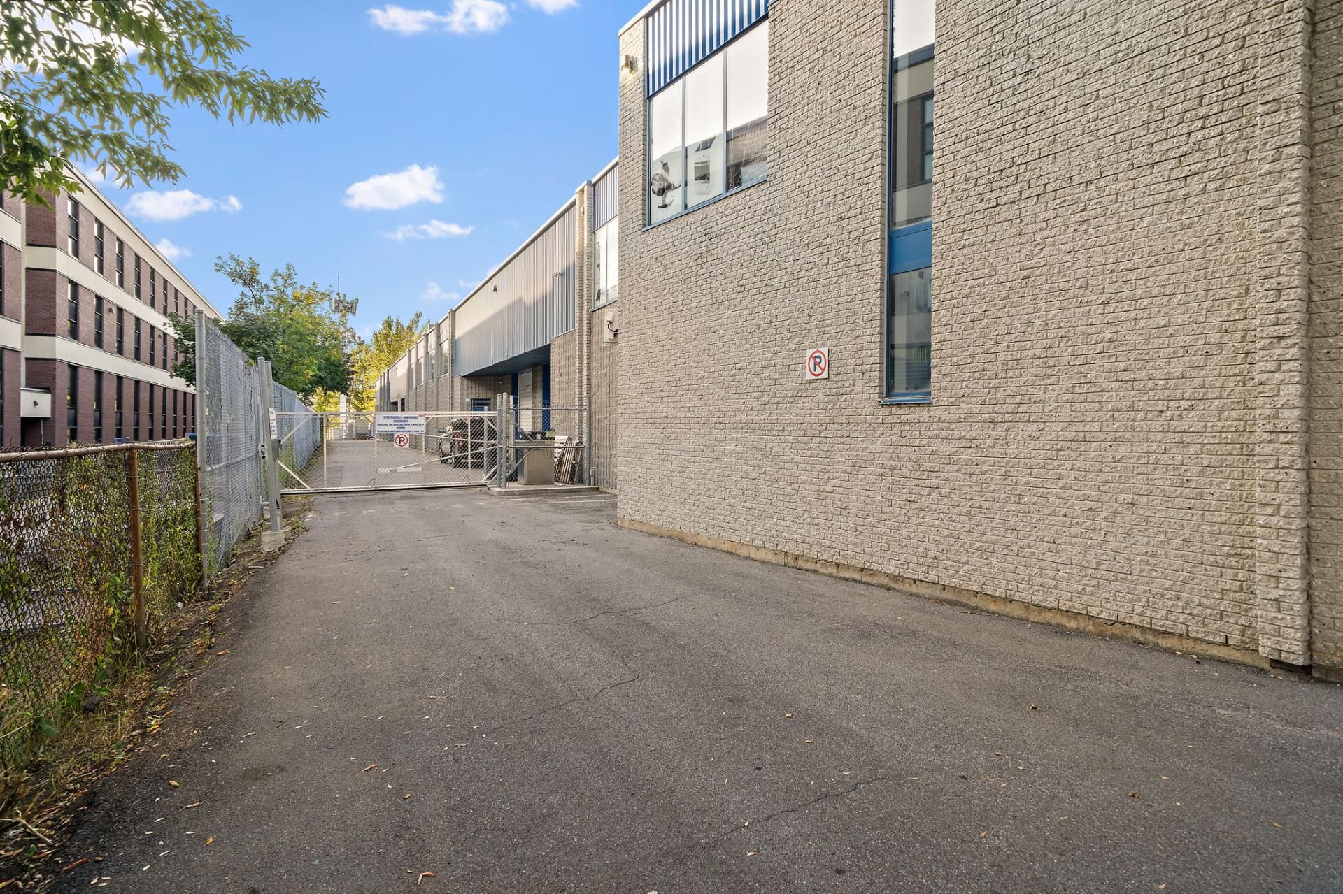 Photo - Exterior