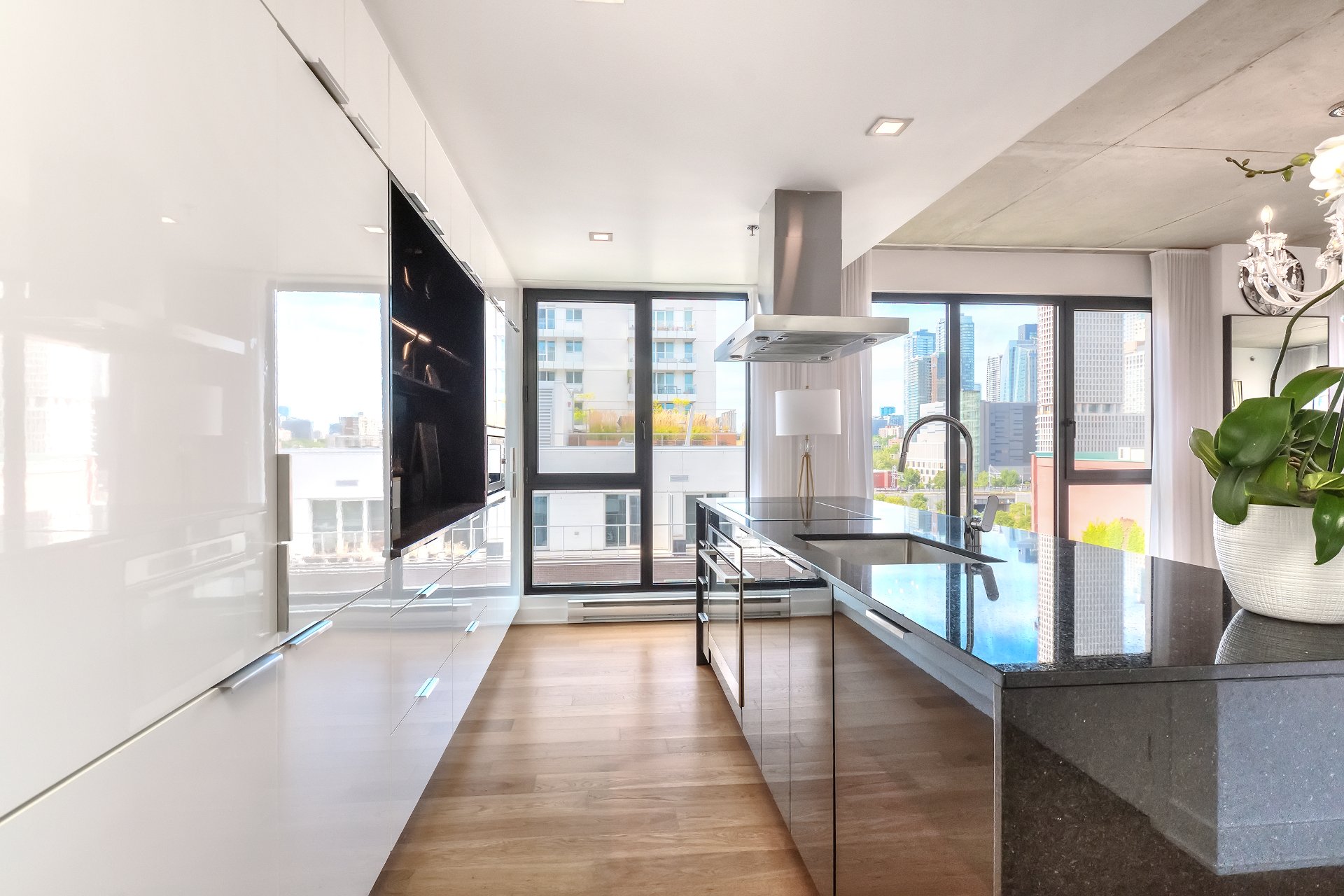 Photo - Kitchen