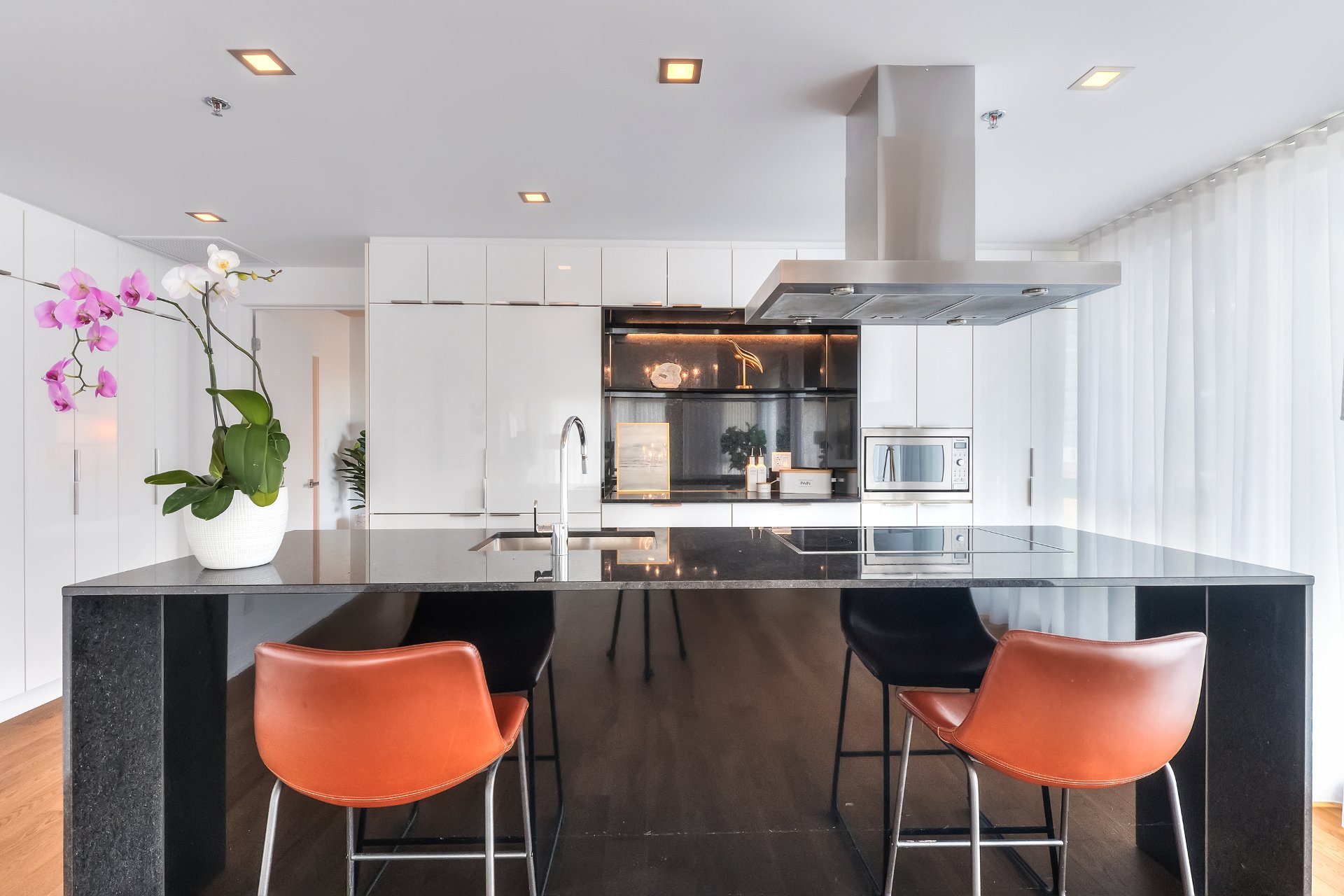 Photo - Kitchen