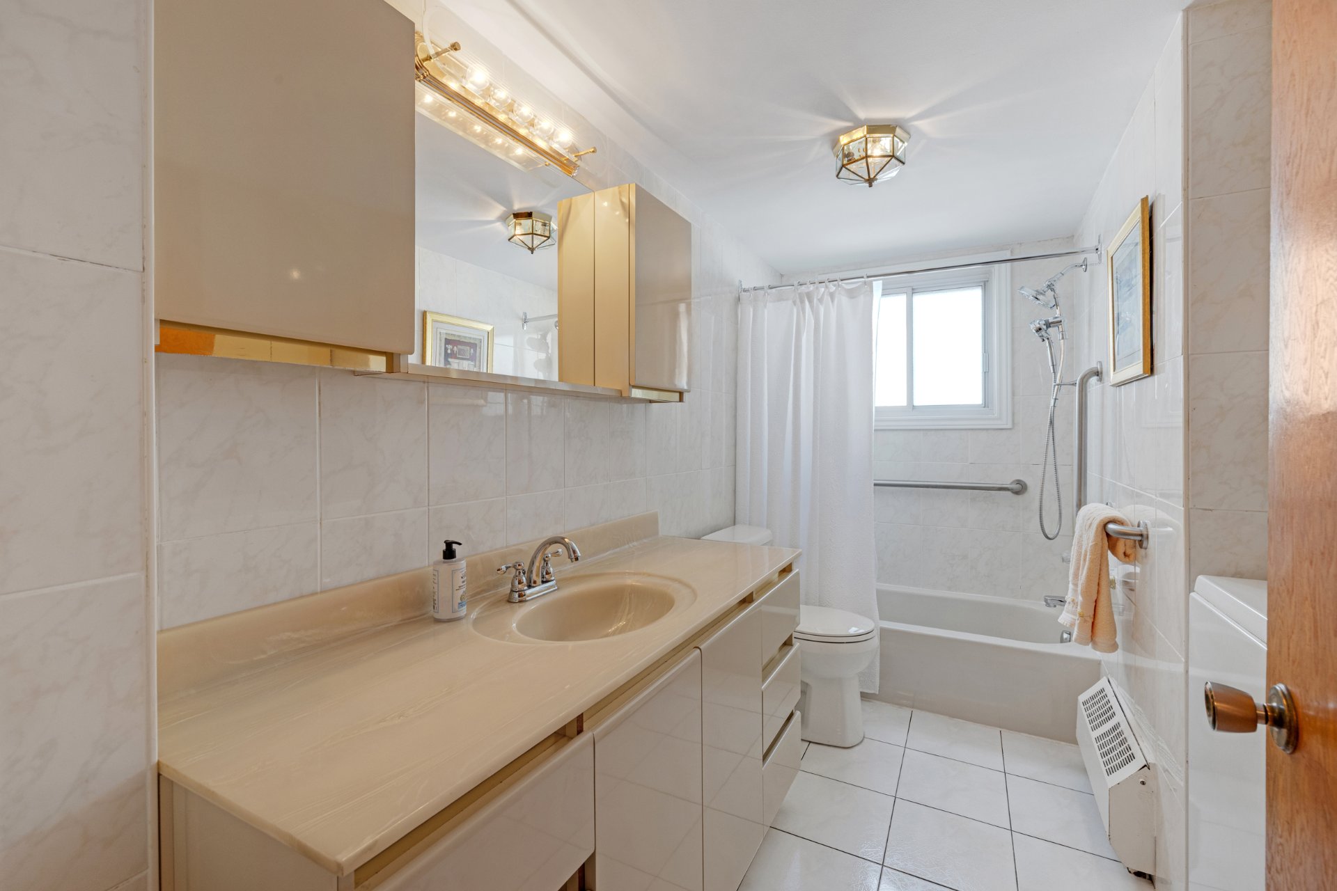 Photo - Bathroom