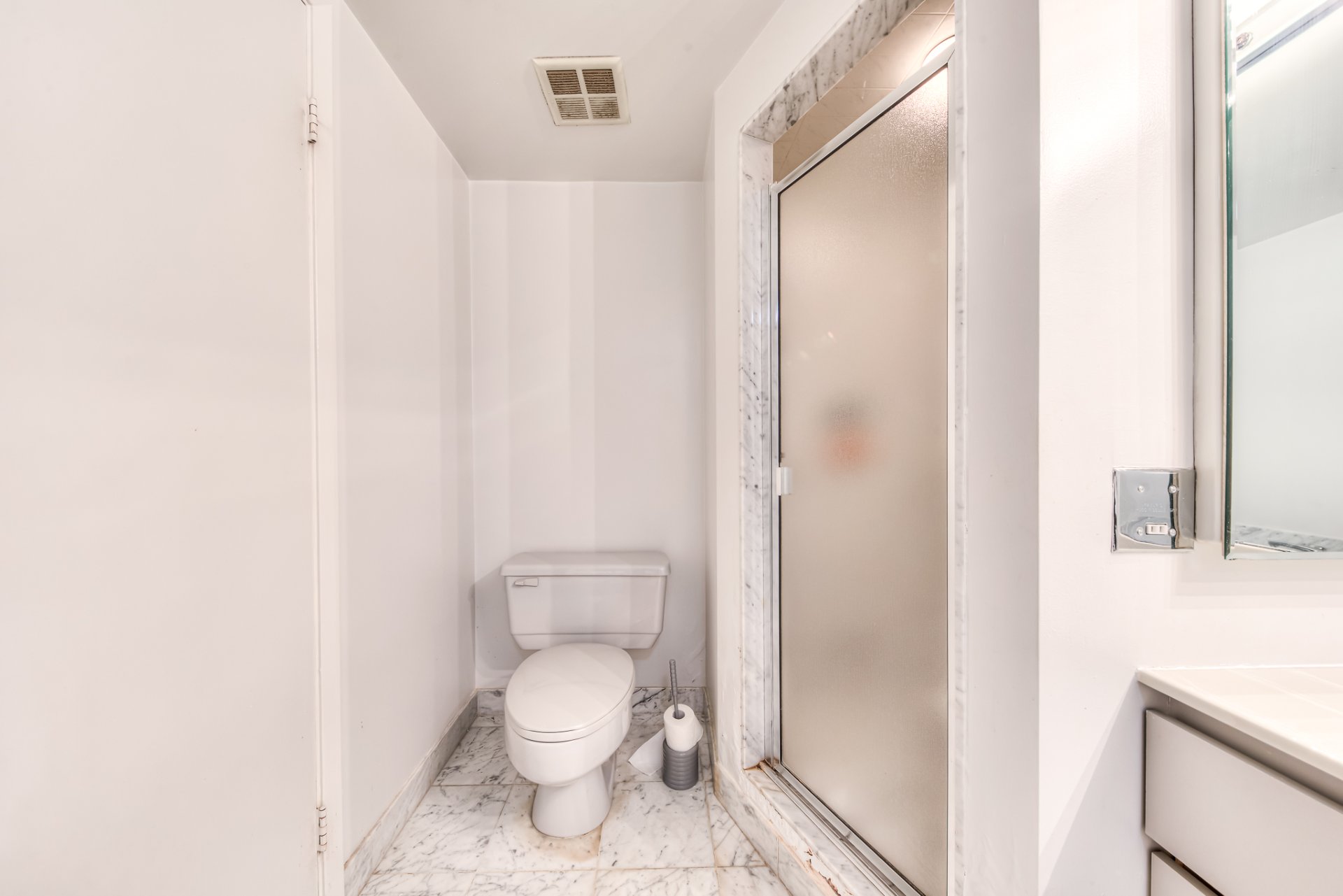 Photo - Salle de bains attenante à la CCP