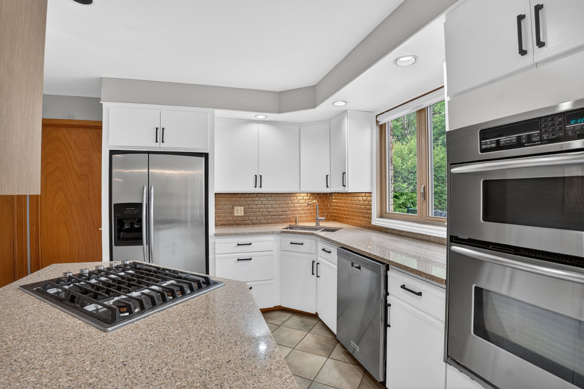 Photo - Kitchen