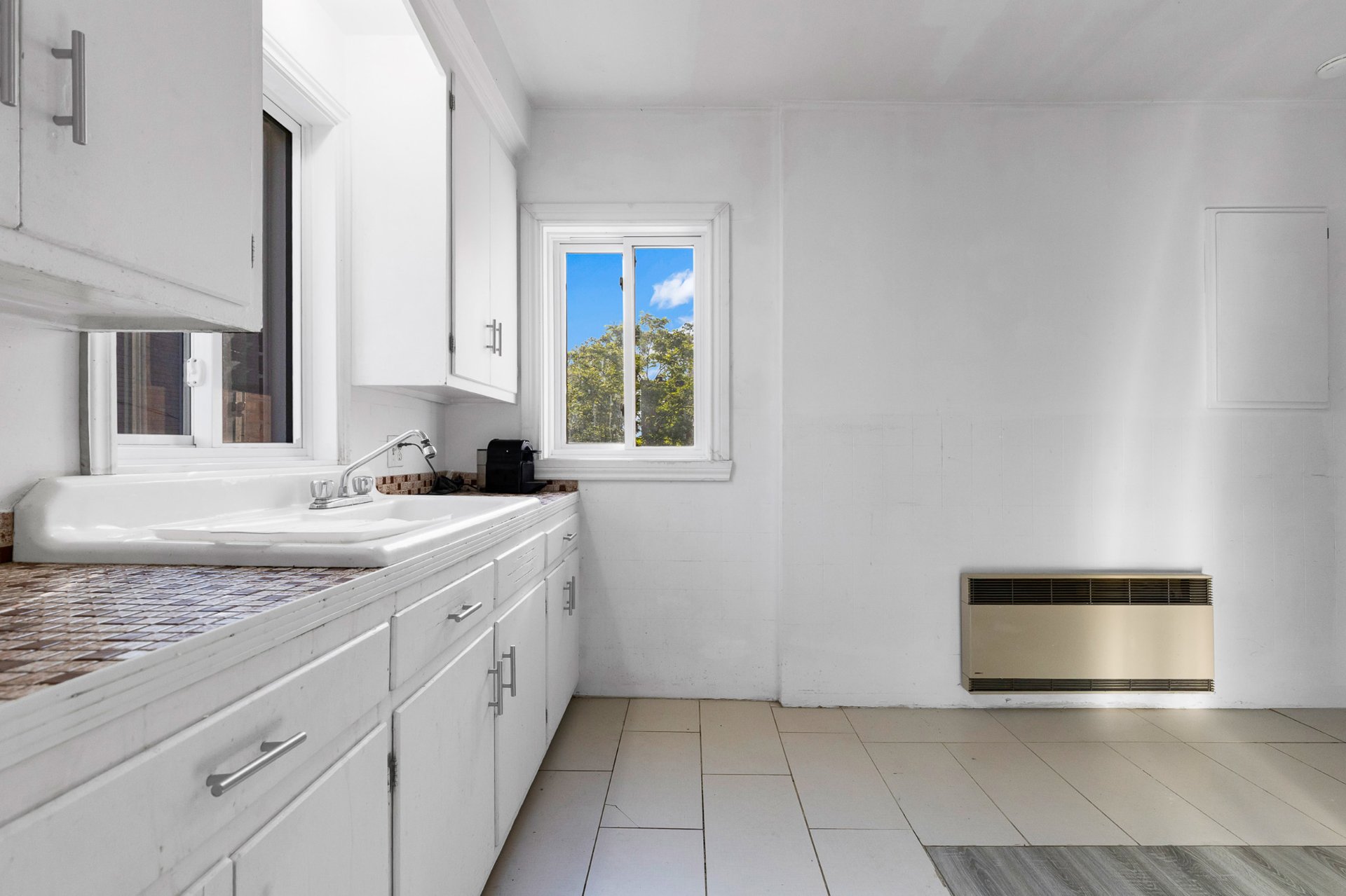 Photo - Kitchen