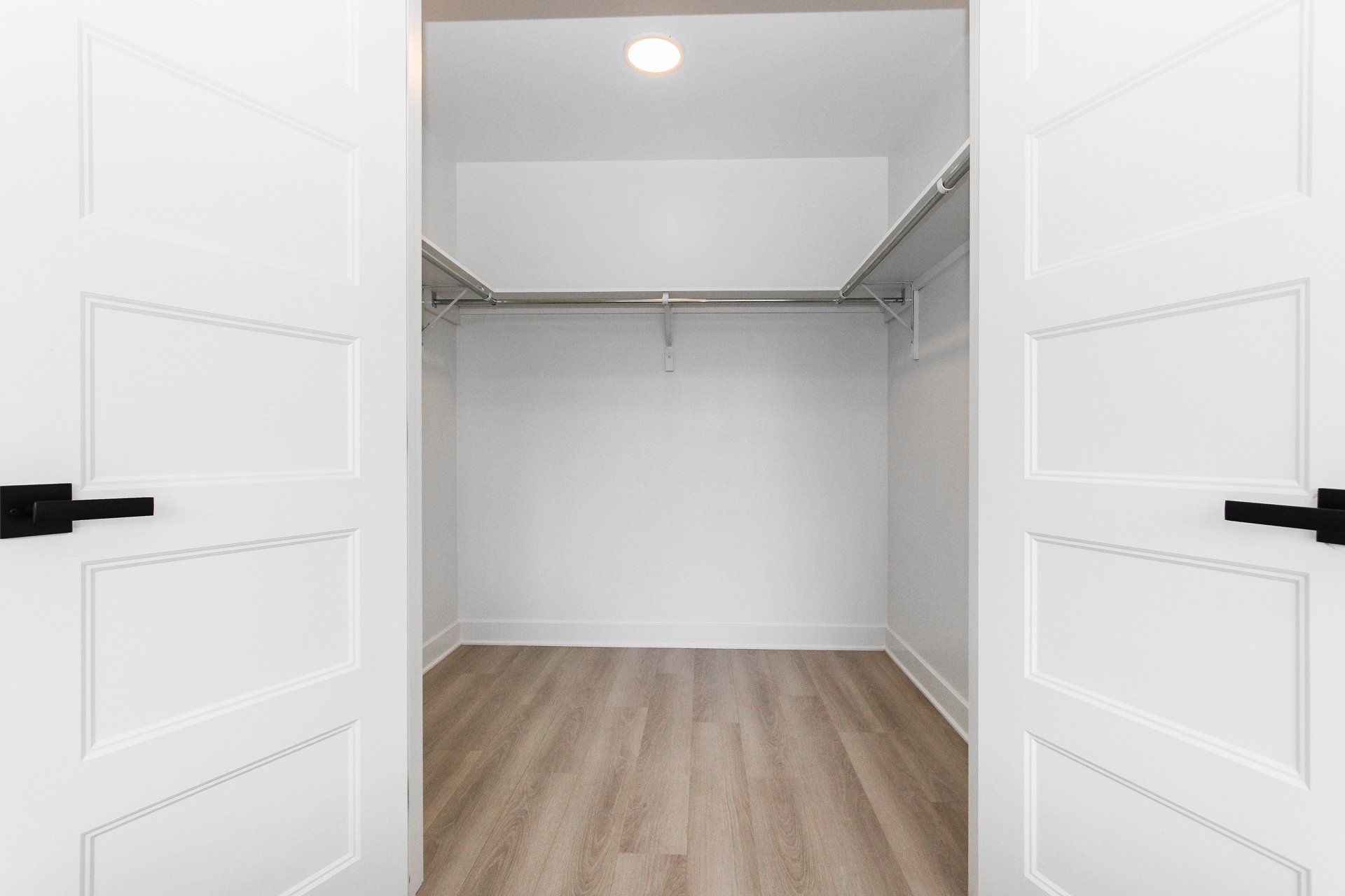 Photo - Penderie (Walk-in)