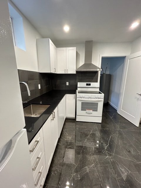 Photo - Kitchenette
