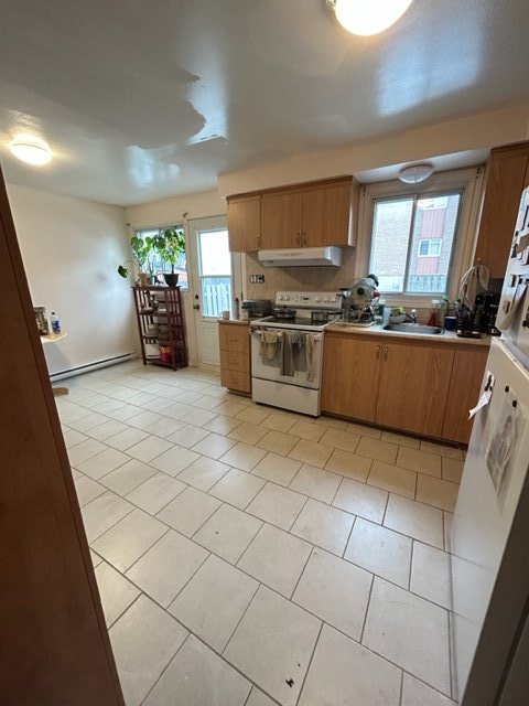 Photo - Kitchen
