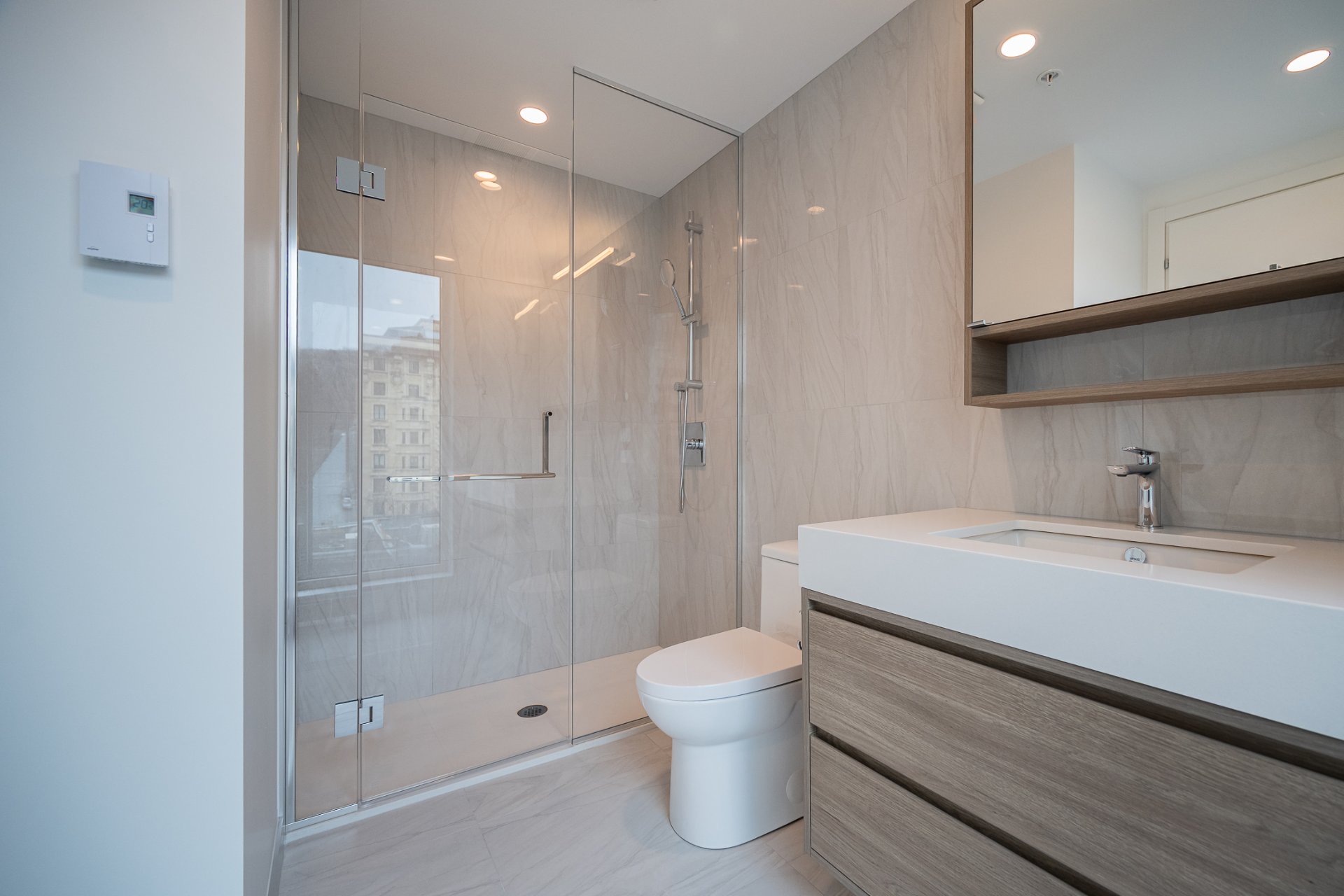 Photo - Salle de bains attenante à la CCP