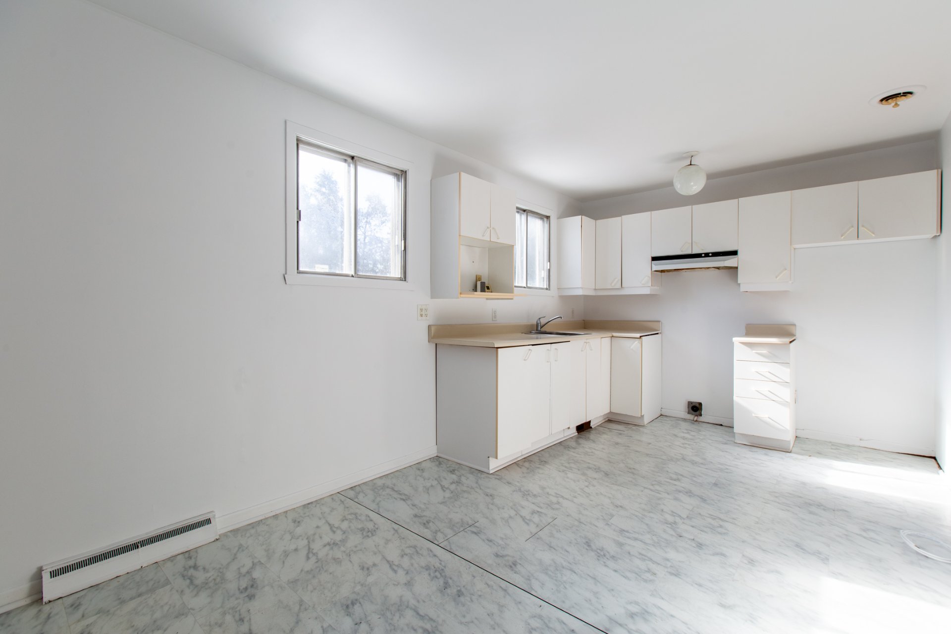 Photo - Kitchen