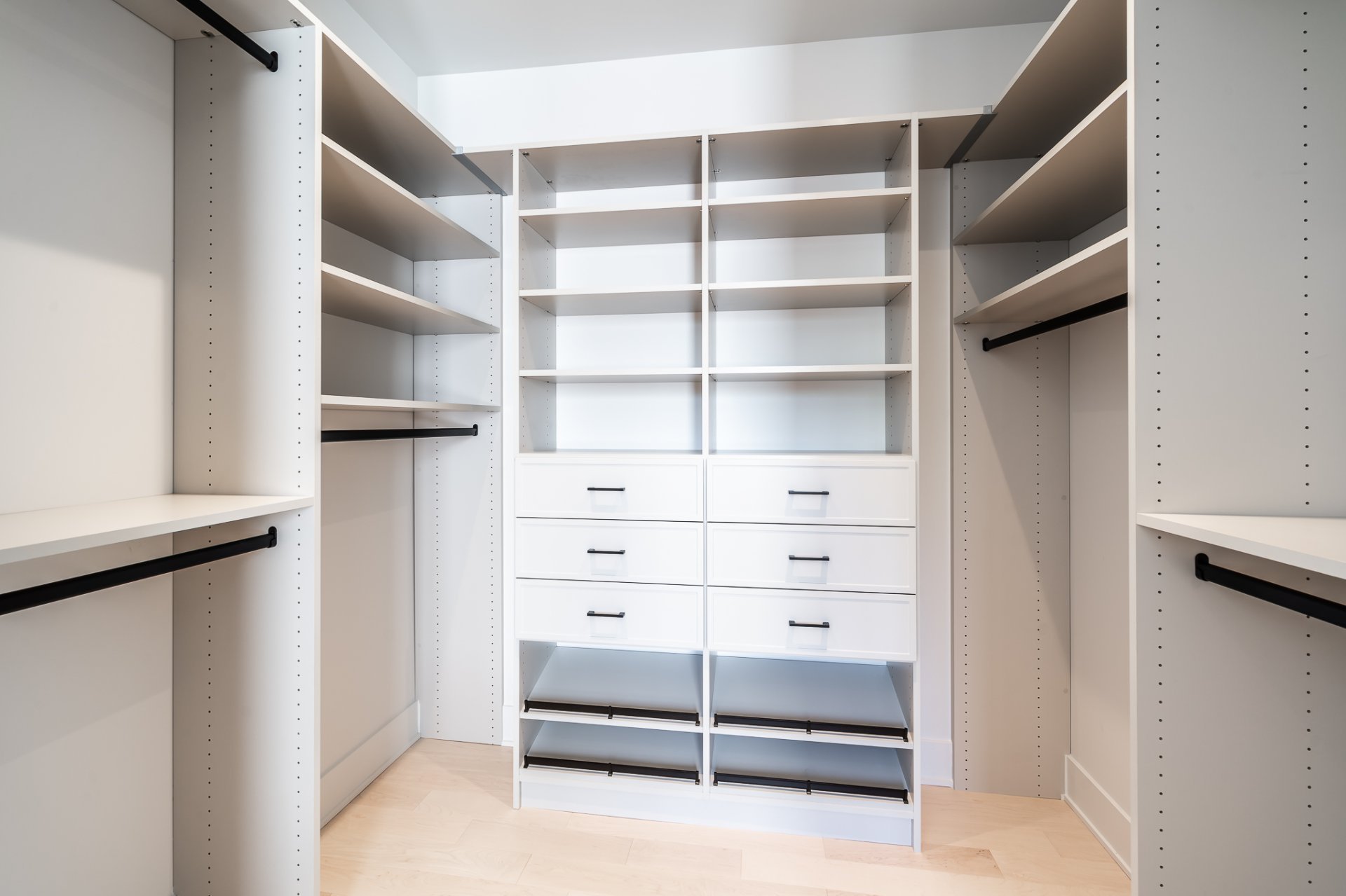 Photo - Walk-in closet