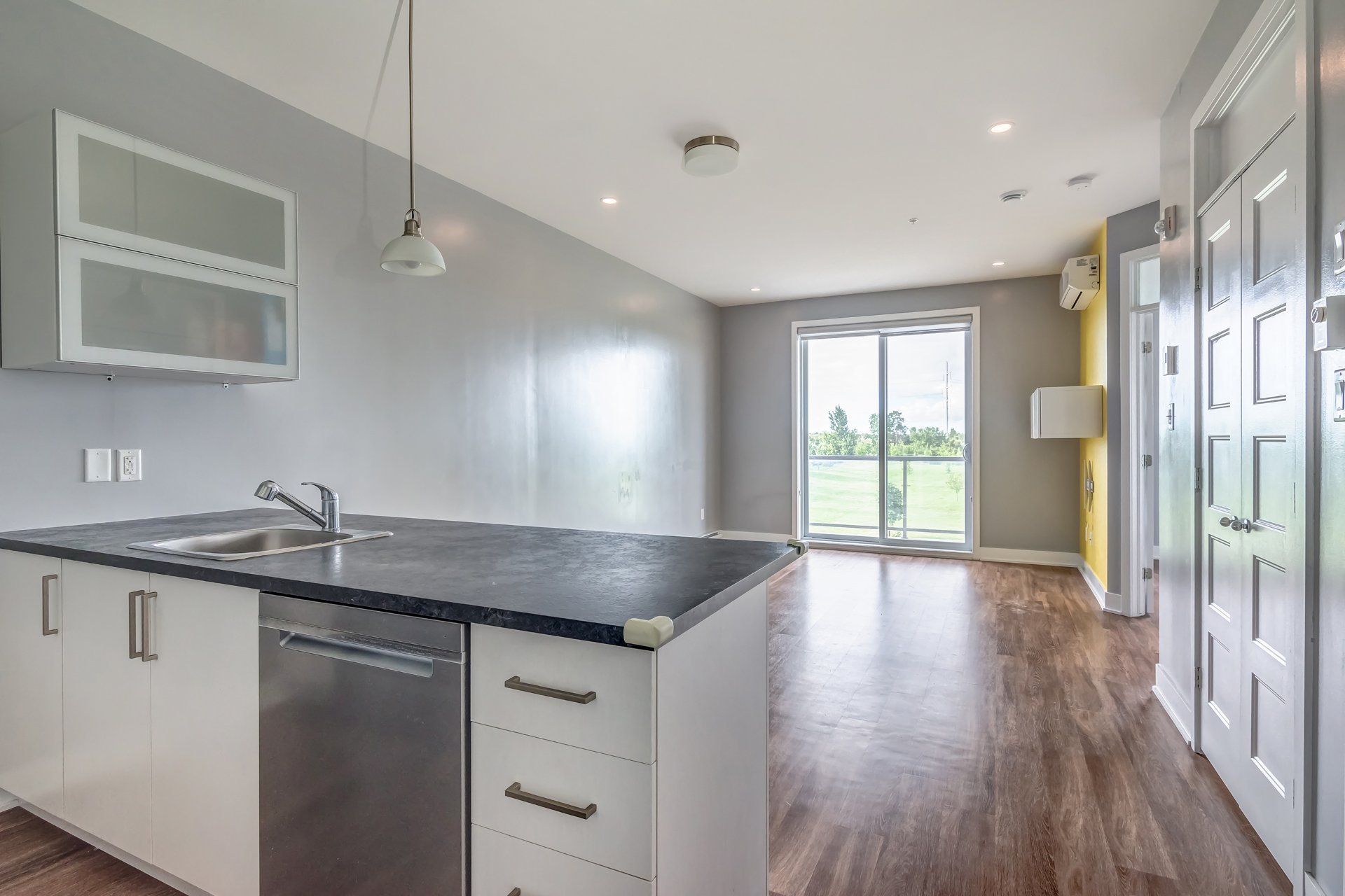 Photo - Kitchen