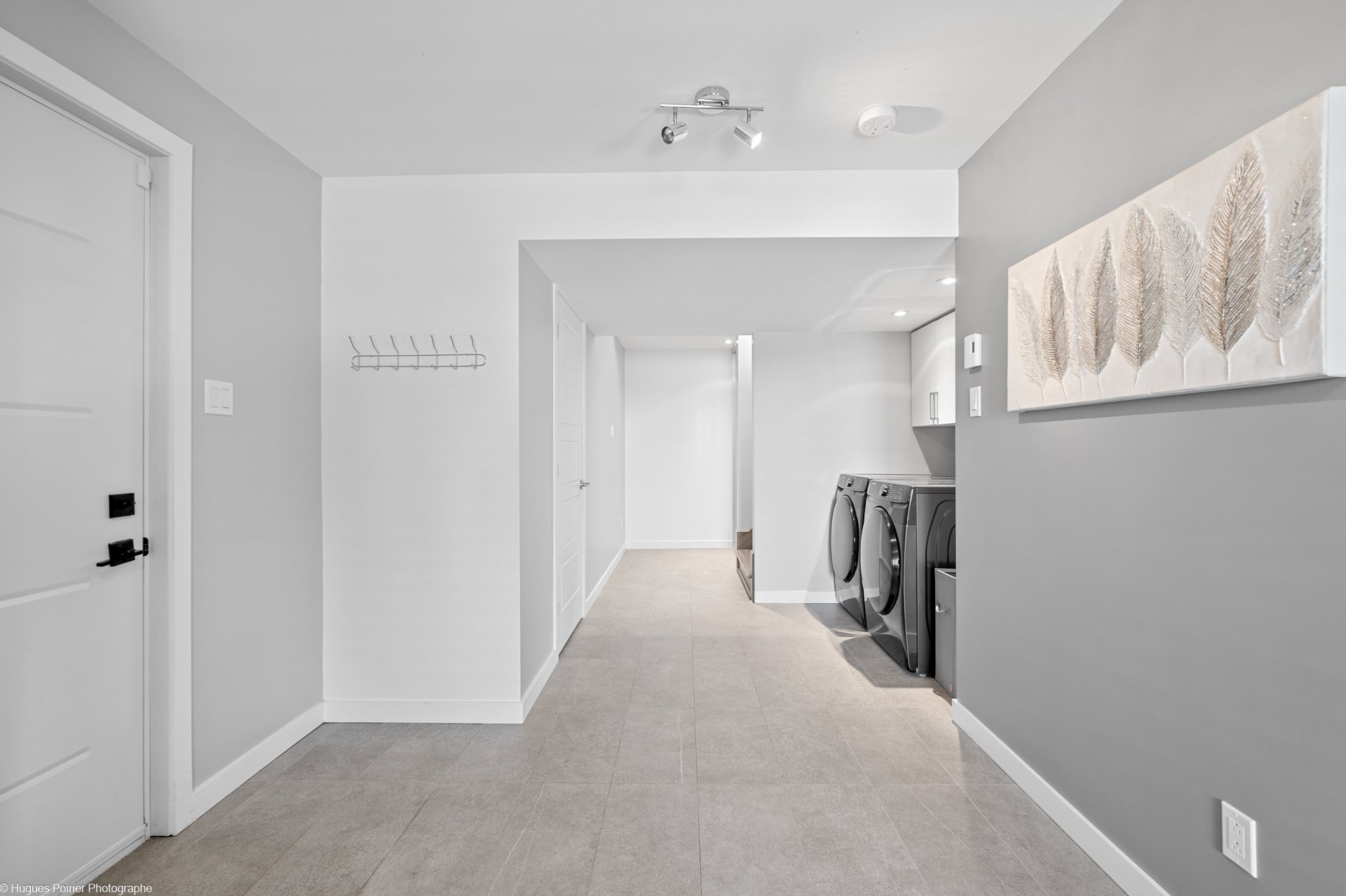 Photo - PASAGEWAY